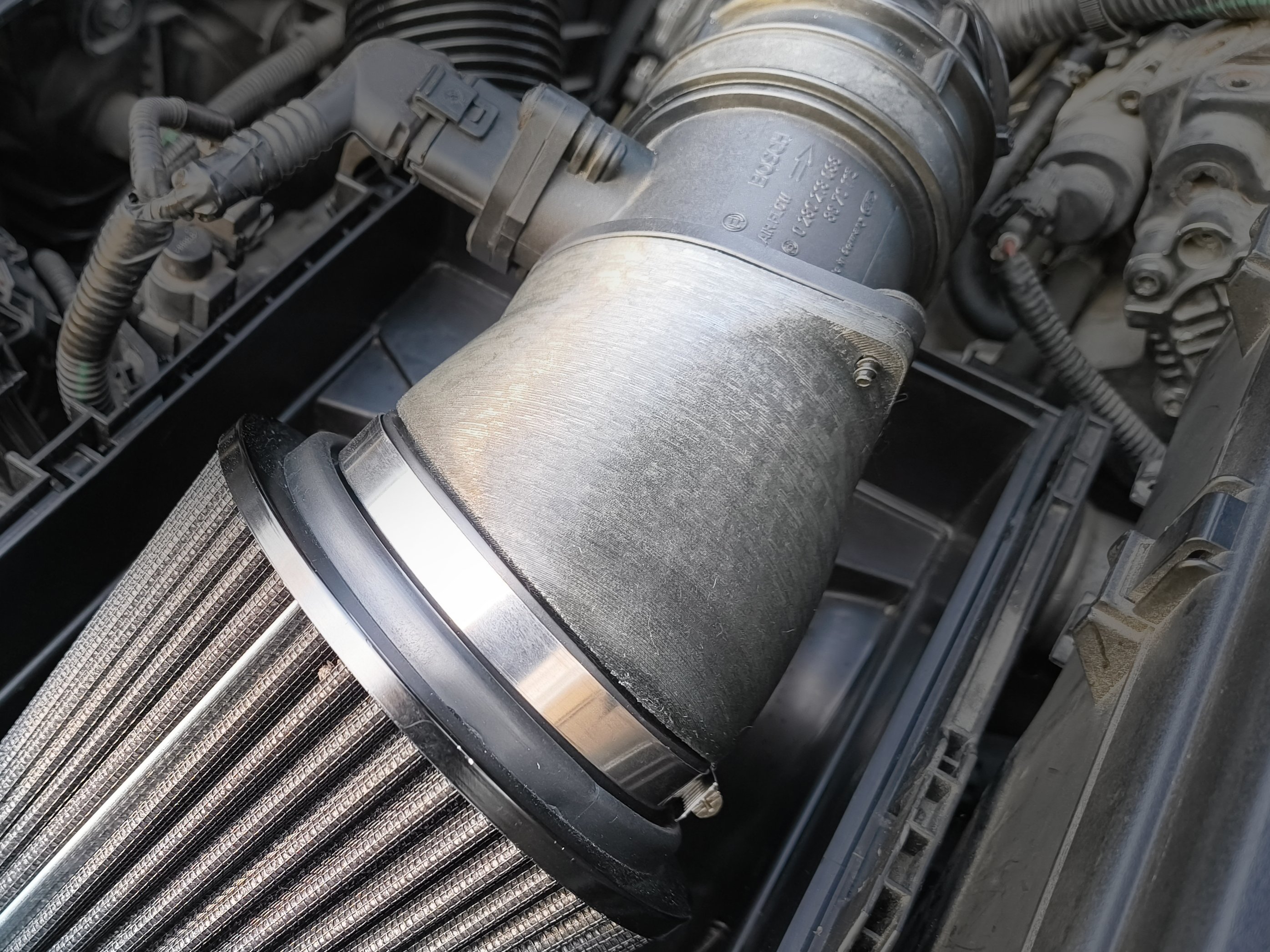 Cone Air Filter Adapter for Volvo V70 D5 (P2)