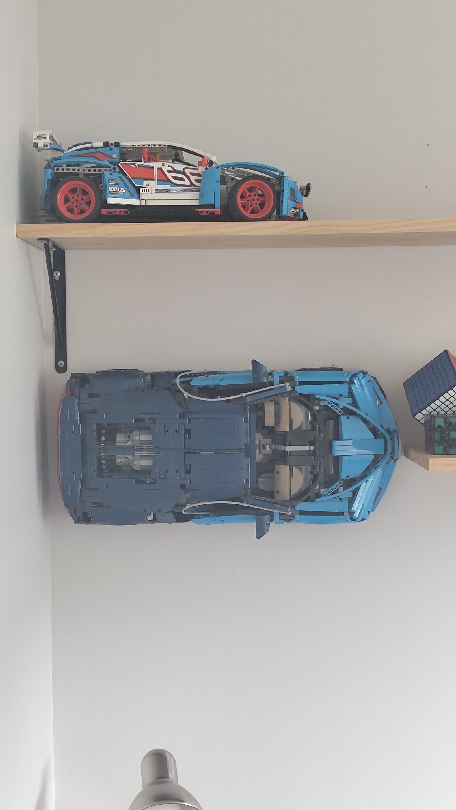 Lego 42083 (Bugatti) horizontal wall mount