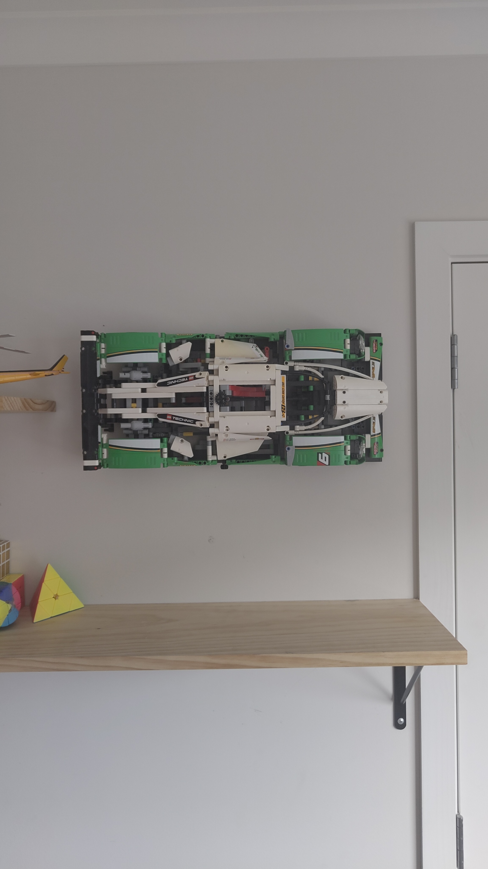 Lego 42039 (24 hours race car) horizontal wall mount