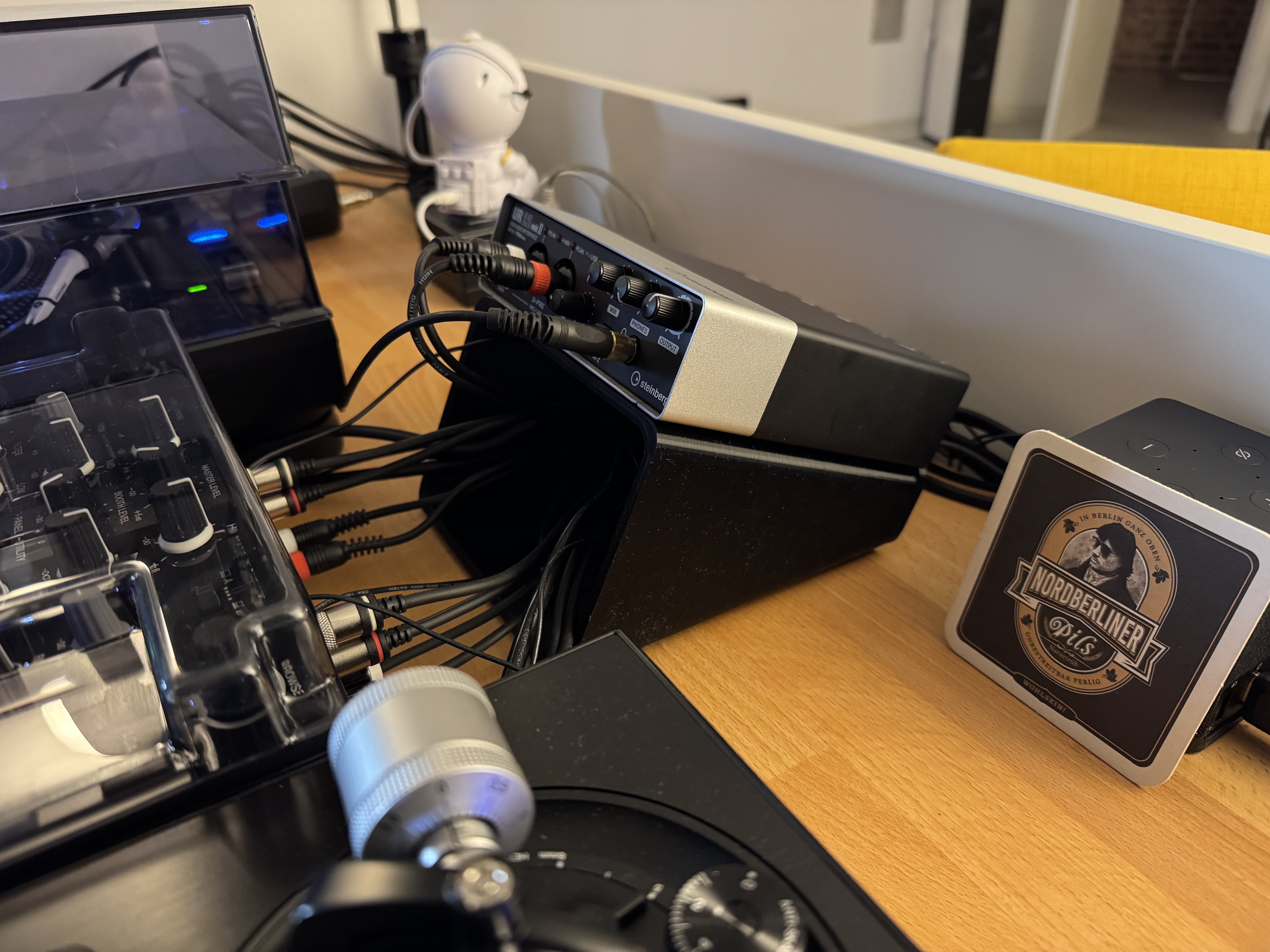 Stand for Steinberg UR22mkII Interface