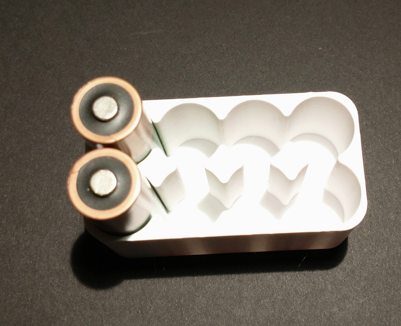 Simple AA battery box that holds 8 batteries by languer Download free