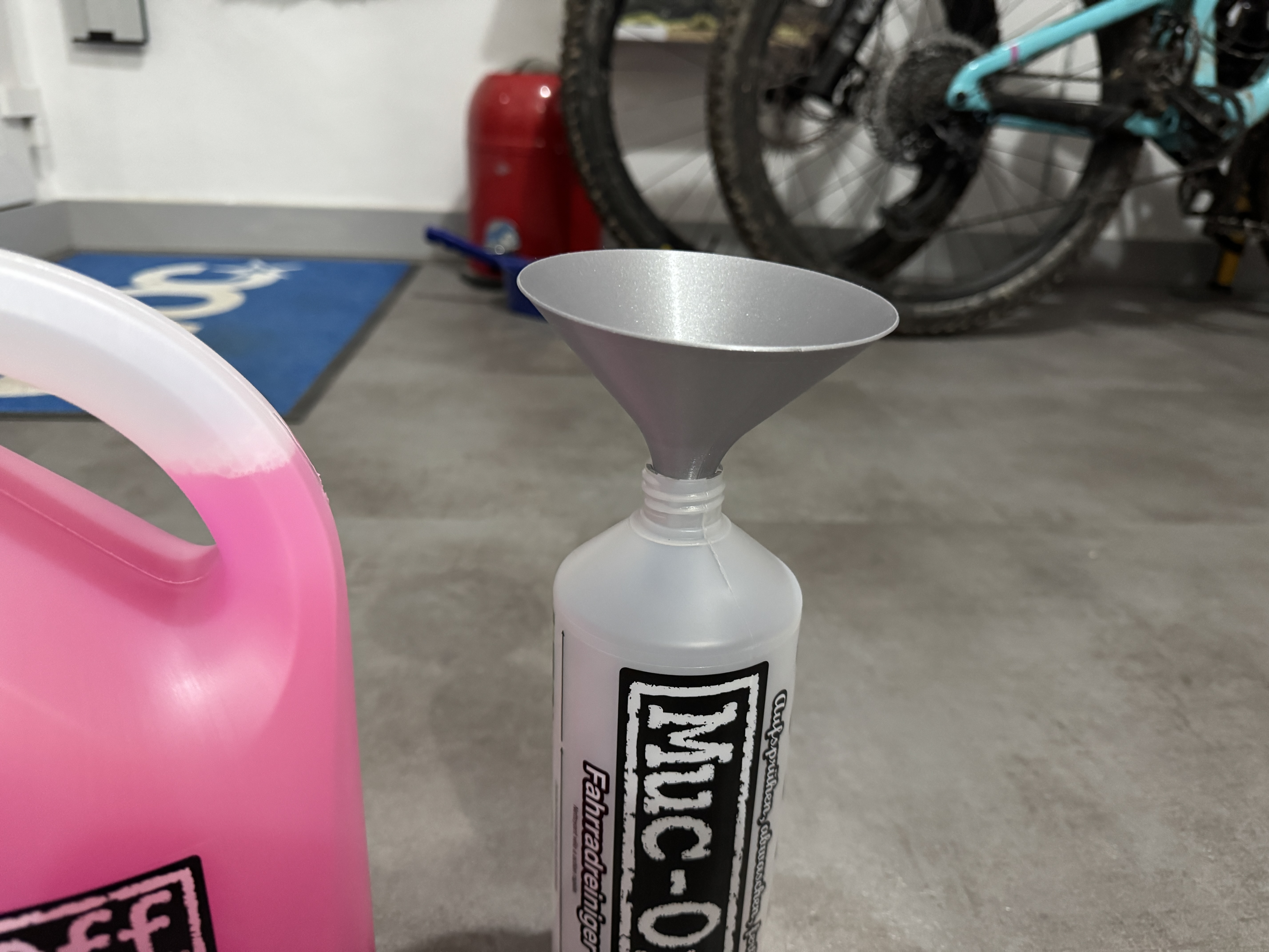 Funnel / Trichter — miniatura 2