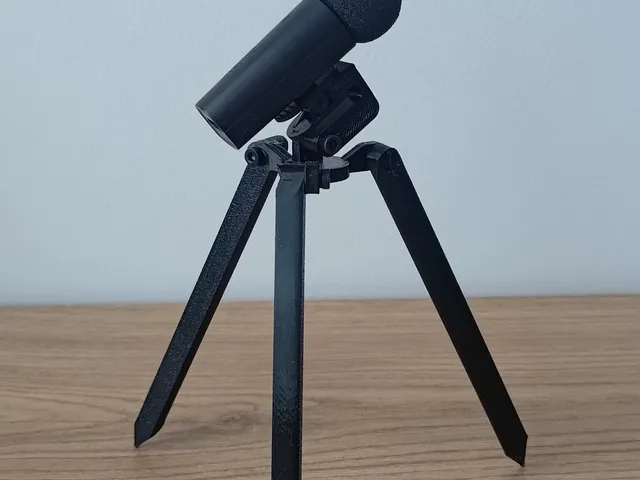 Fifine M6 Wireless Lavalier Microphone Tripod