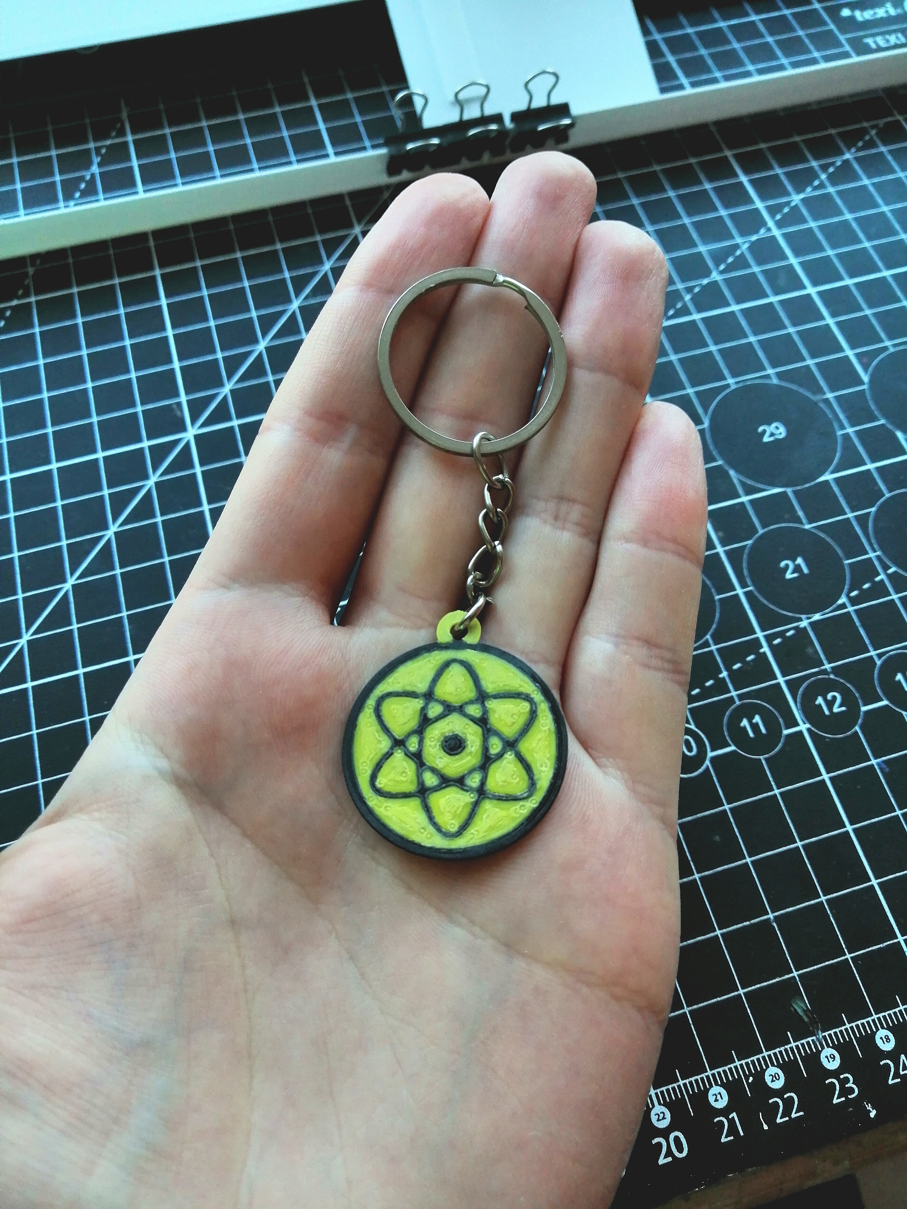 Nuclear medicine keychain