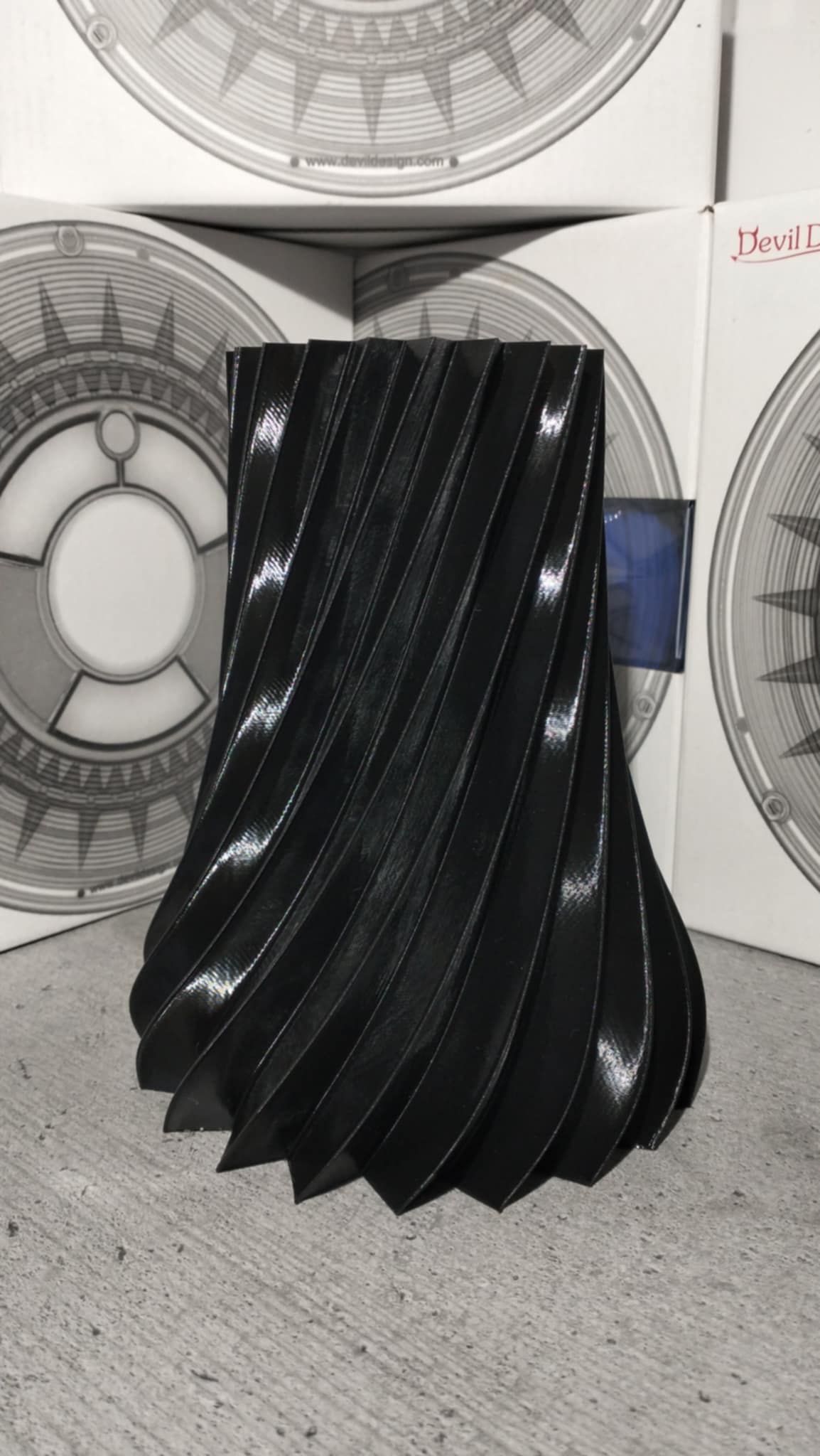 Spiral Vase – Elegant 3D Printed Flower Vase