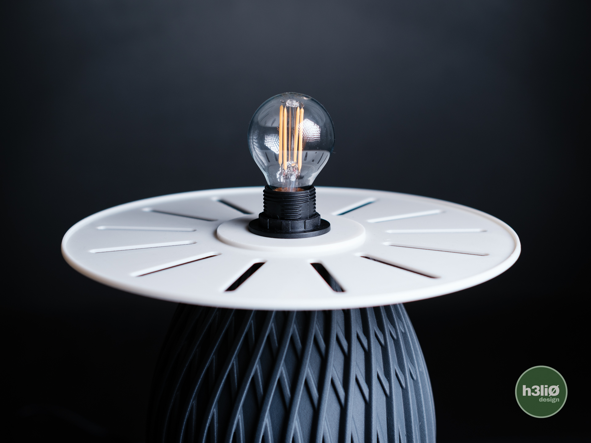 Miniatura 3 do modelo 3D lucent · lamp