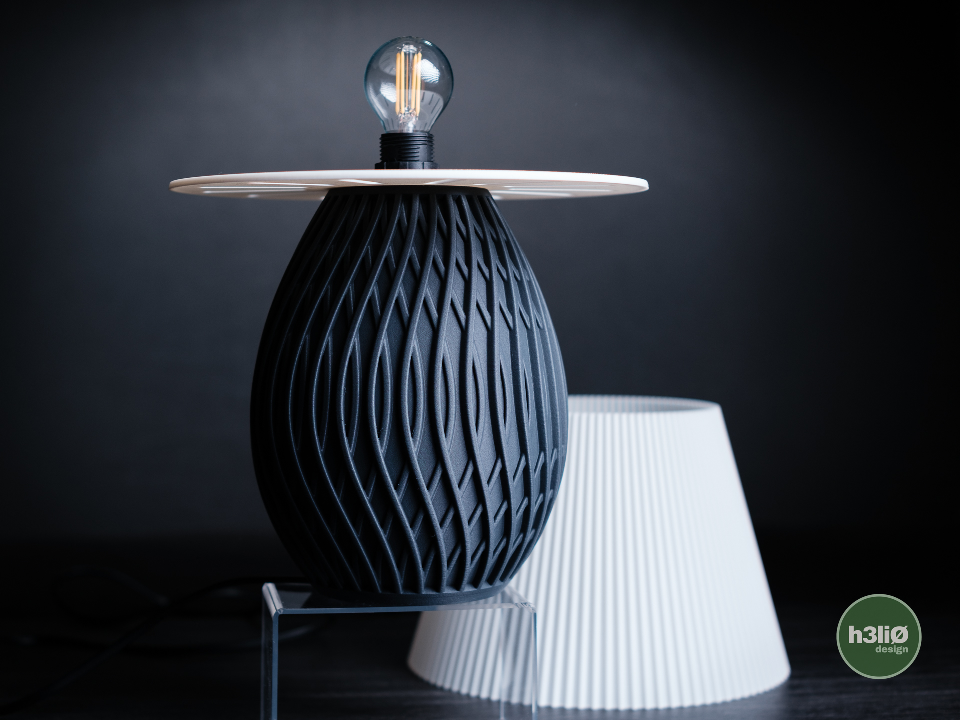 Miniatura 5 do modelo 3D lucent · lamp