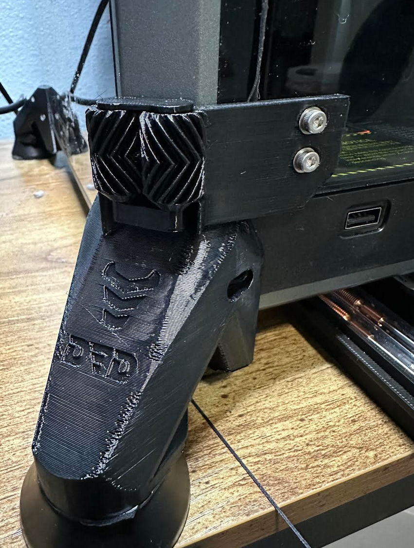 Hinged FL D3vil Wears Prada 3D model thumbnail