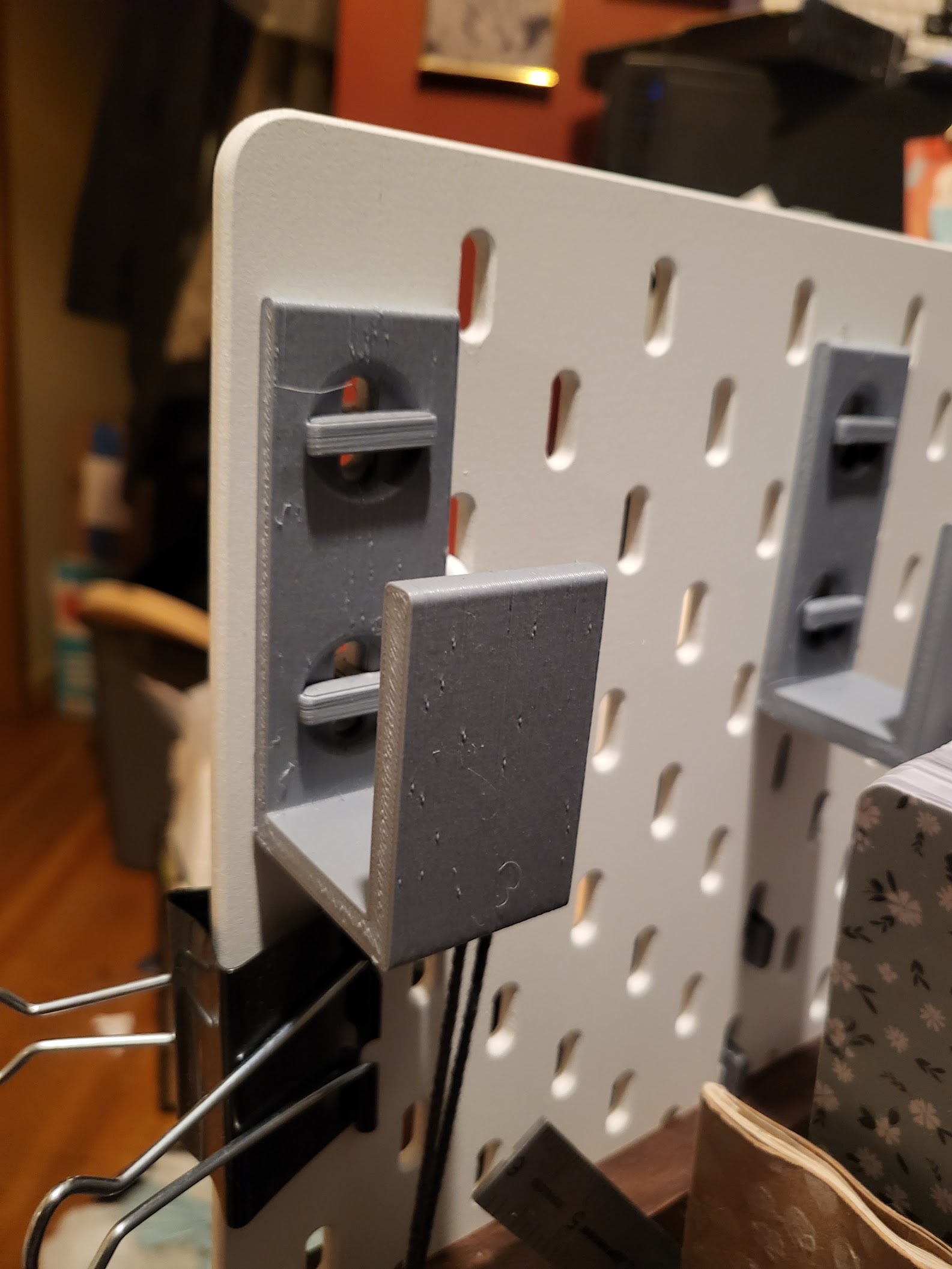 Skadis Book Holder with Mini T-Clip Mount 3D model thumbnail