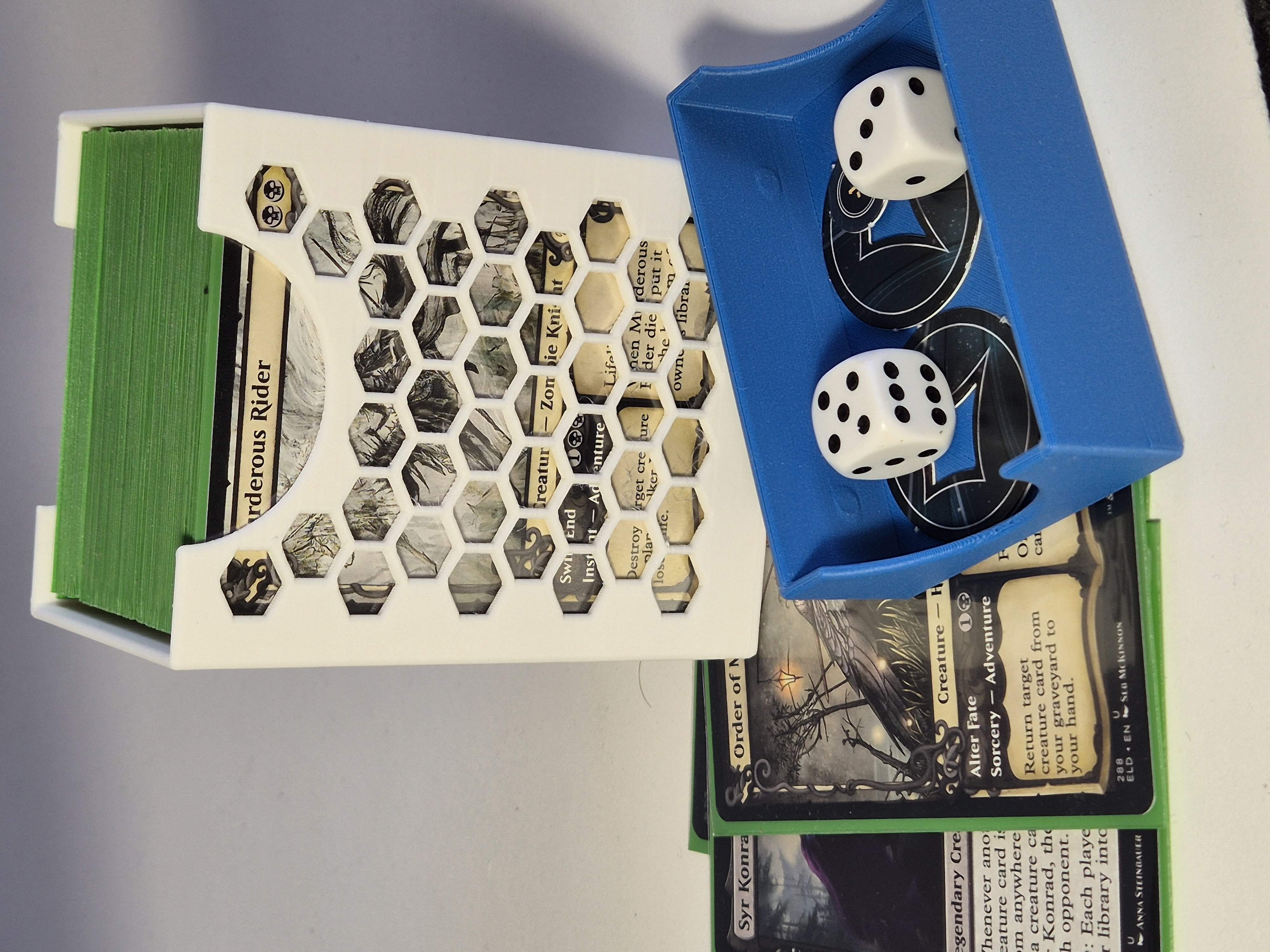 TCG Card Box Honeycomb 75 cards sleeved