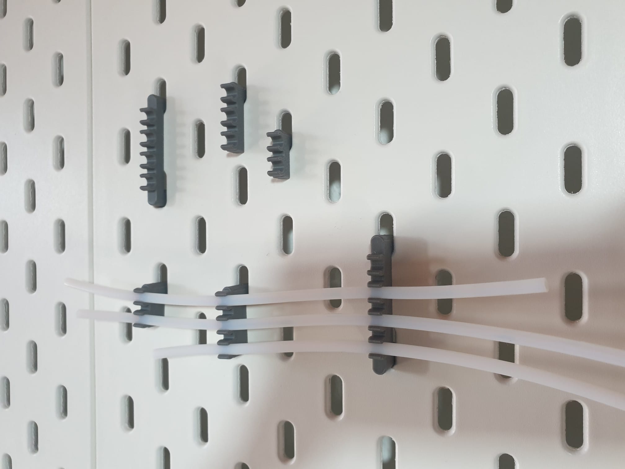 Skadis PTFE Tube Guides