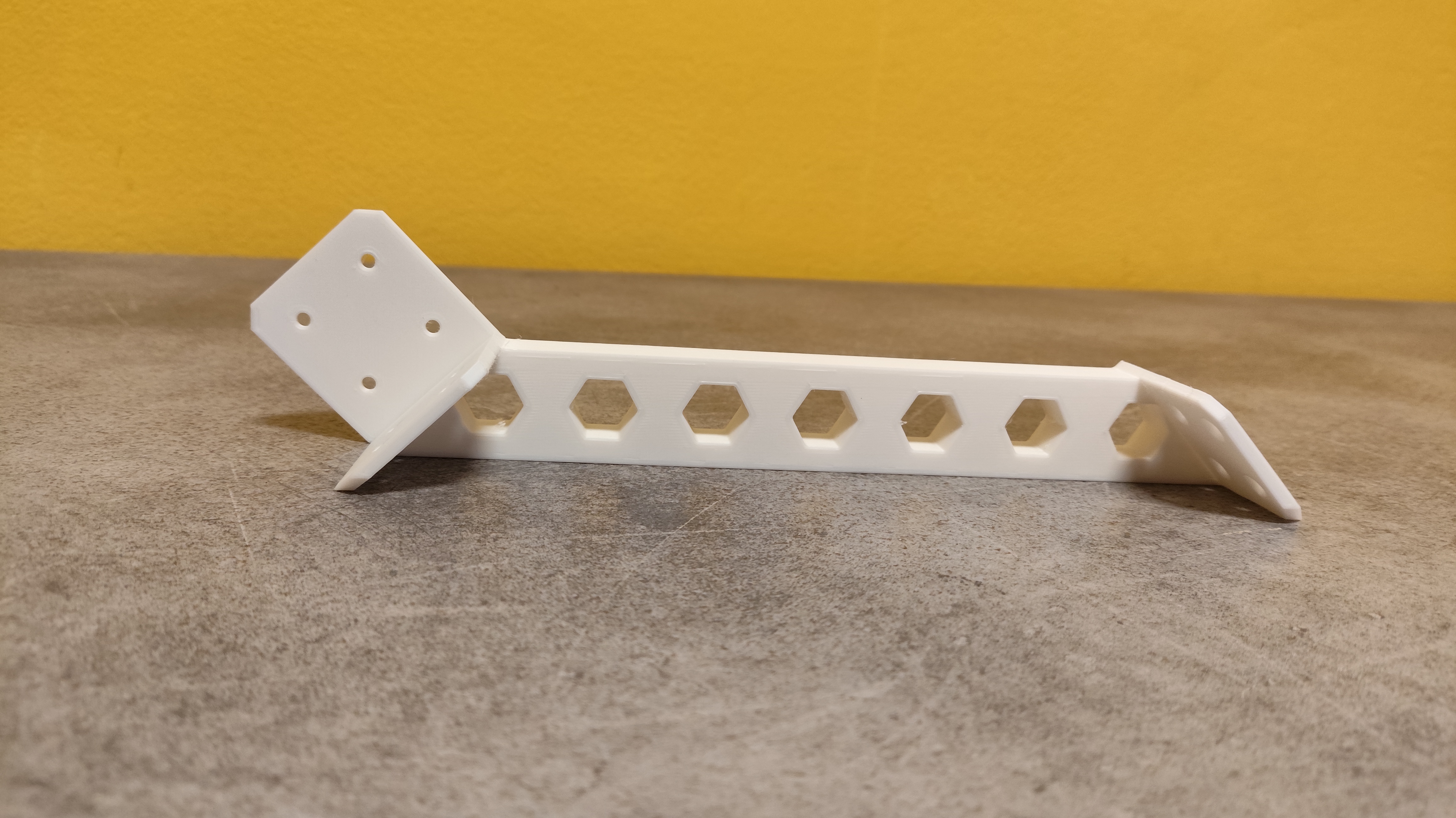 Miniatura 4 do modelo 3D Ikea table leg bracket stiffner