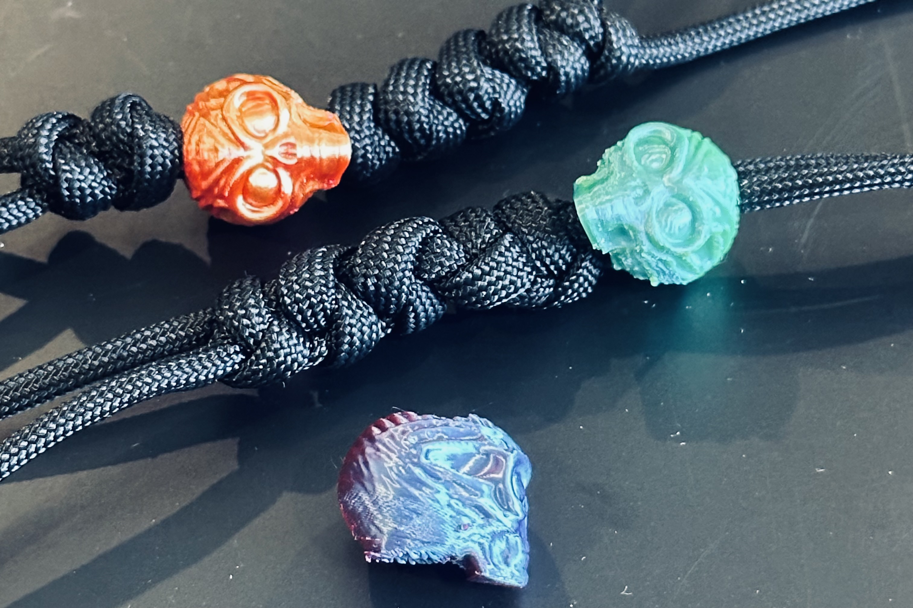 Mummified Alien Skull Paracord Bead