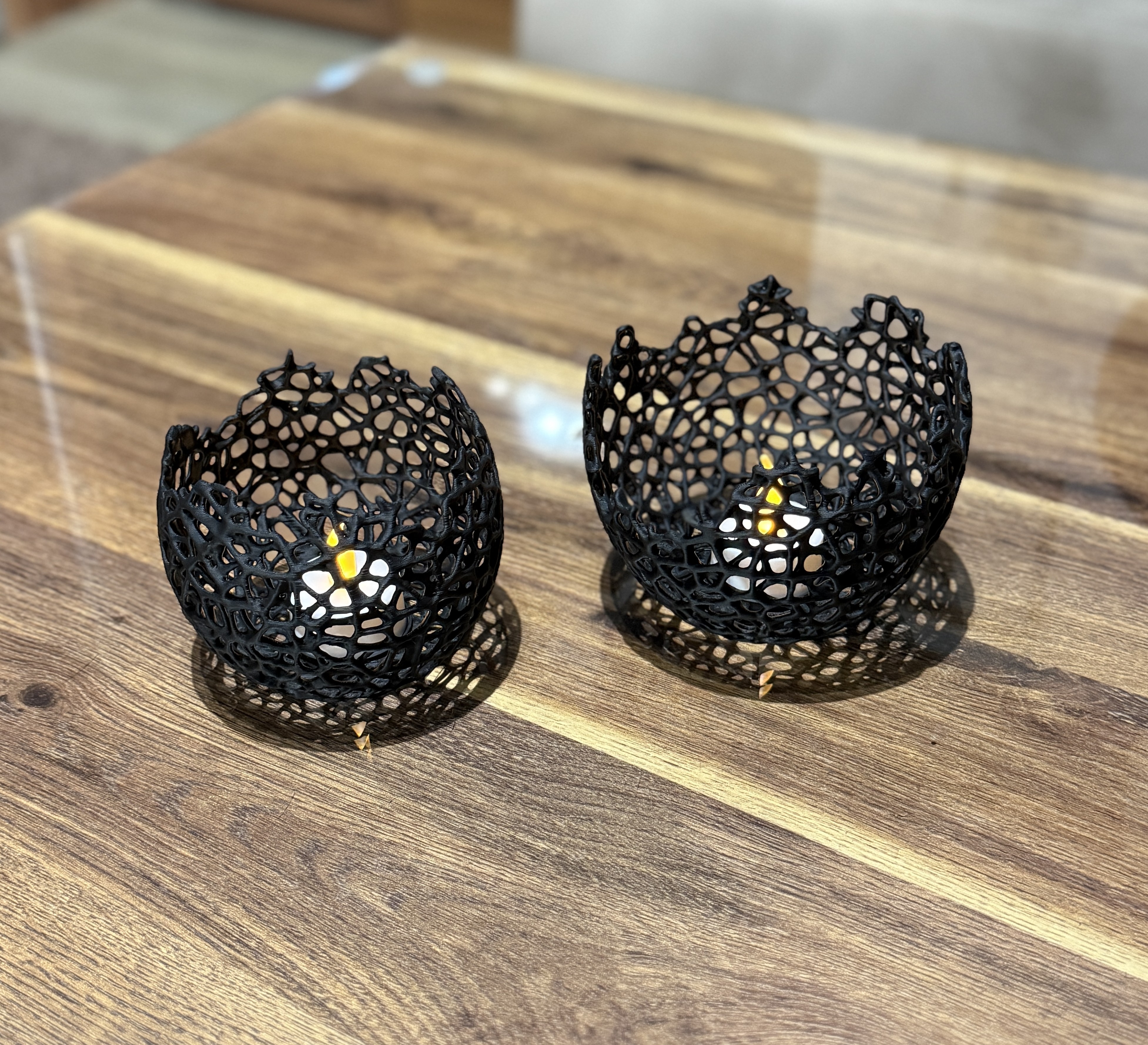 BROKEN EGGS TEALIGHT — miniatura 2