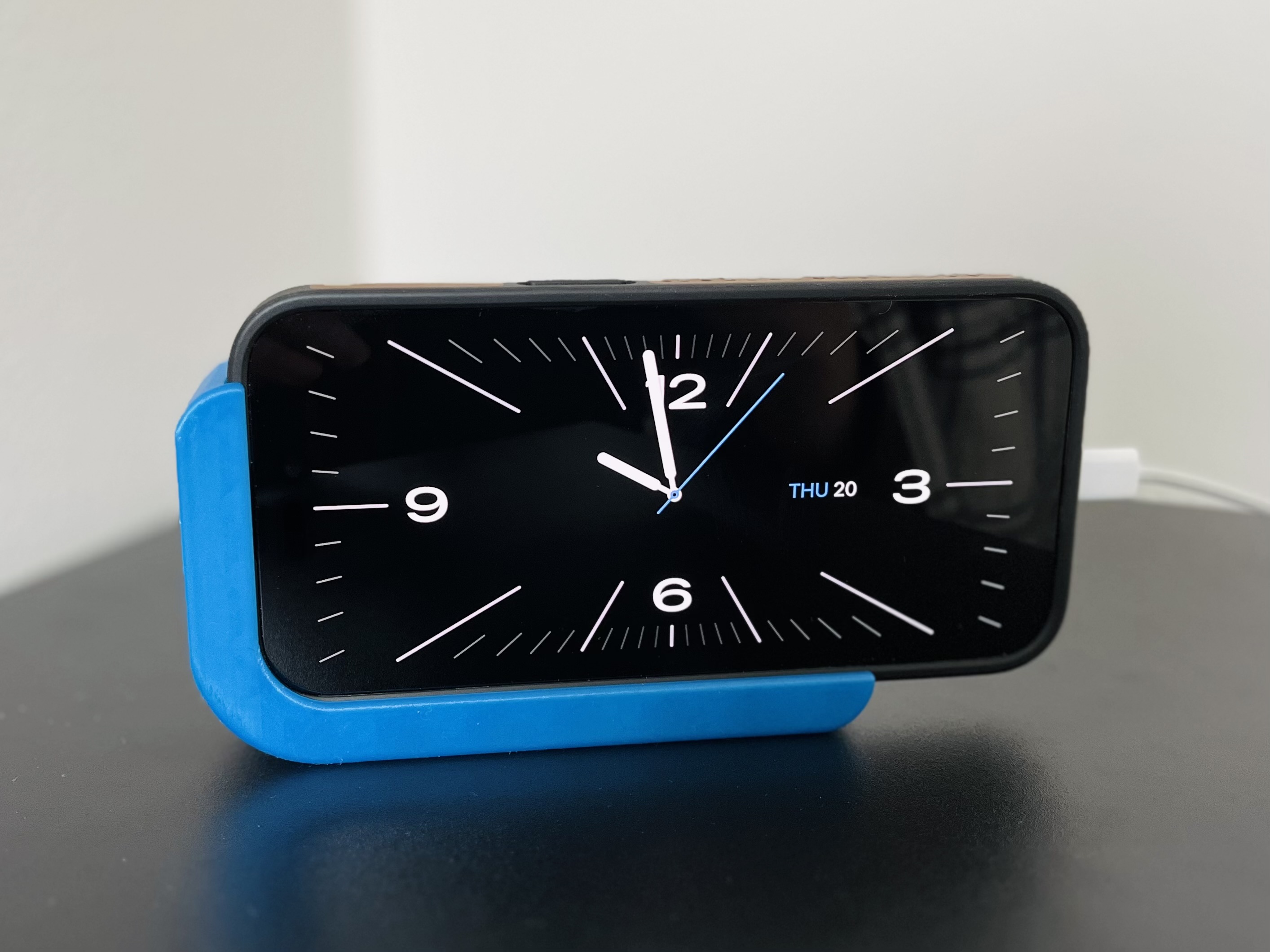 Modern Landscape Phone Stand (iPhone StandBy Mode)