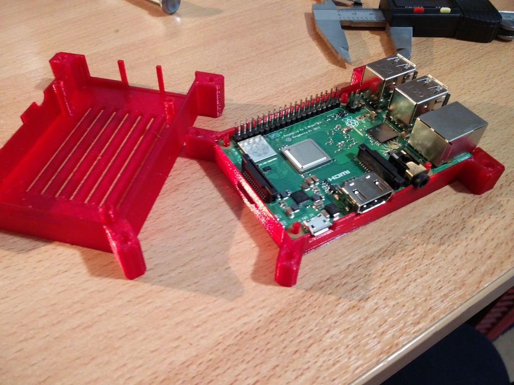 Raspberry Pi case - swappable lids (3 Model B/Β+)