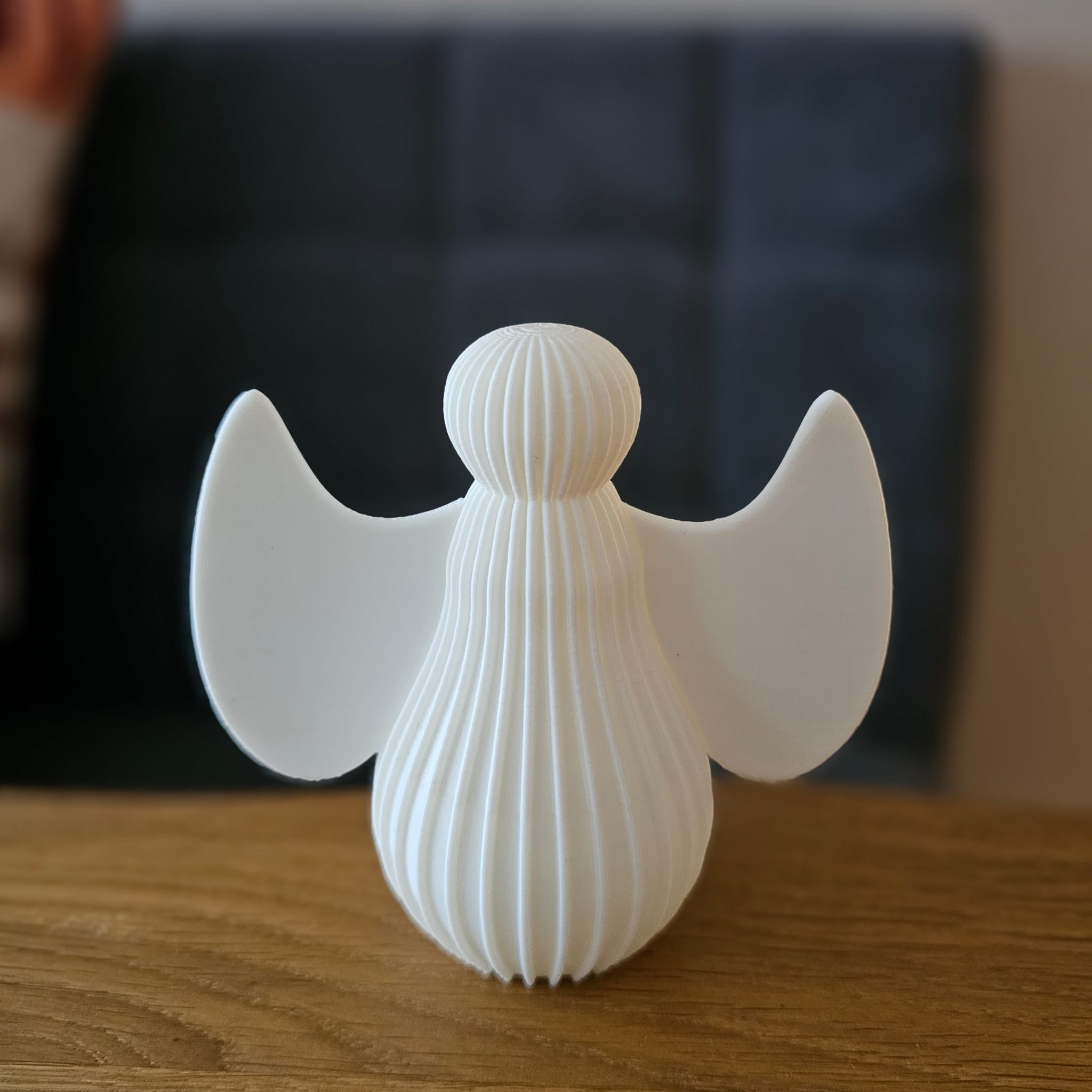 Angel Statue – Heavenly decoration with delicate wings
