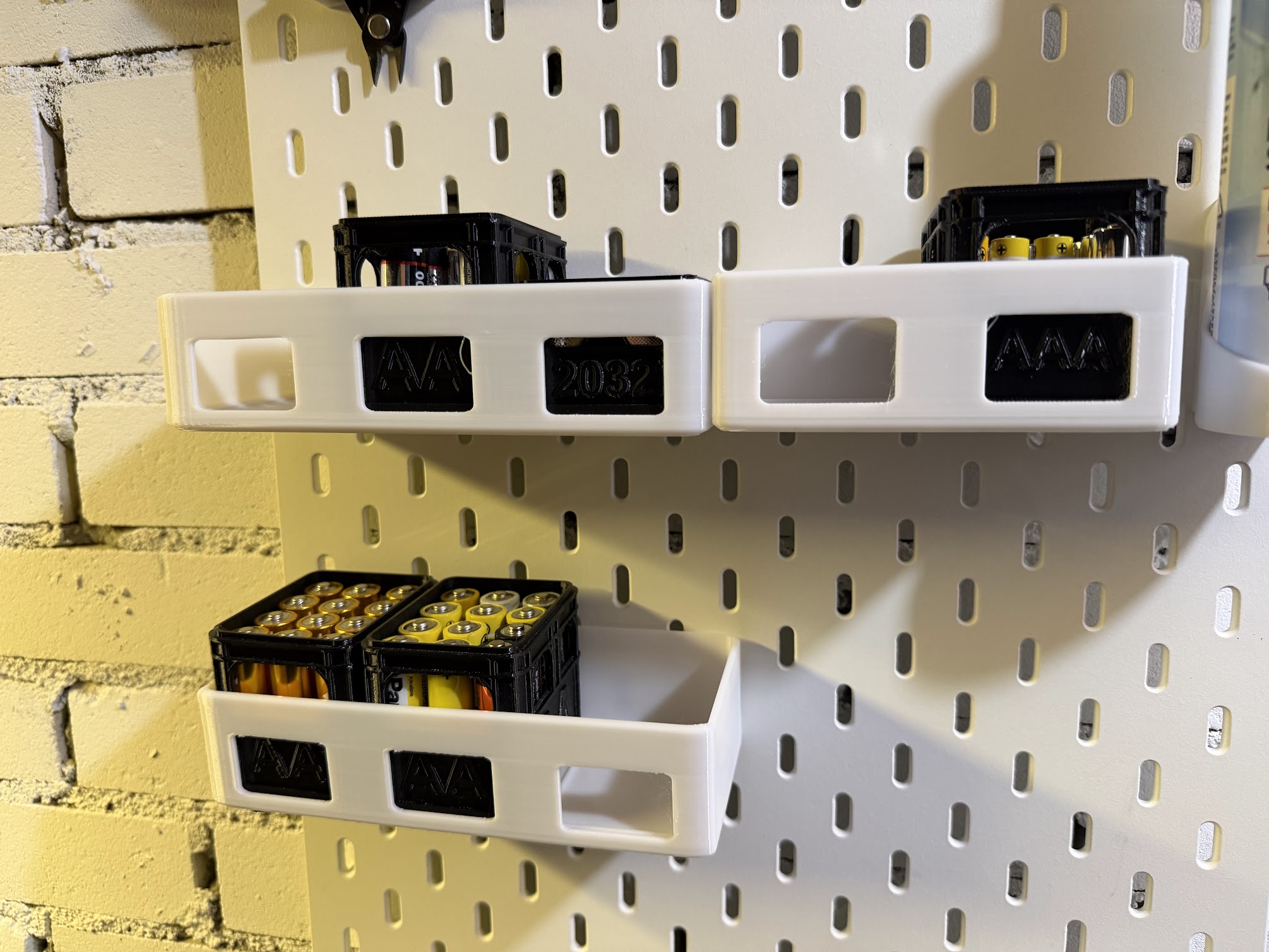 SKÅDIS Mount for Stackable Beer Crate Battery Storage
