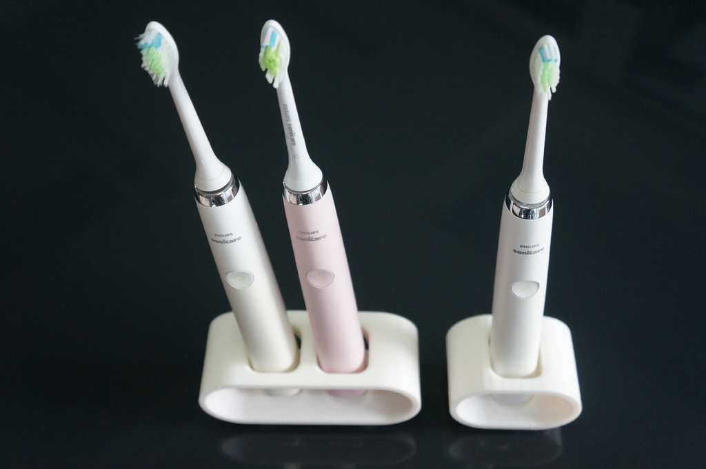 Electric toothbrush holder (Philips Sonicare Diamond Clean)