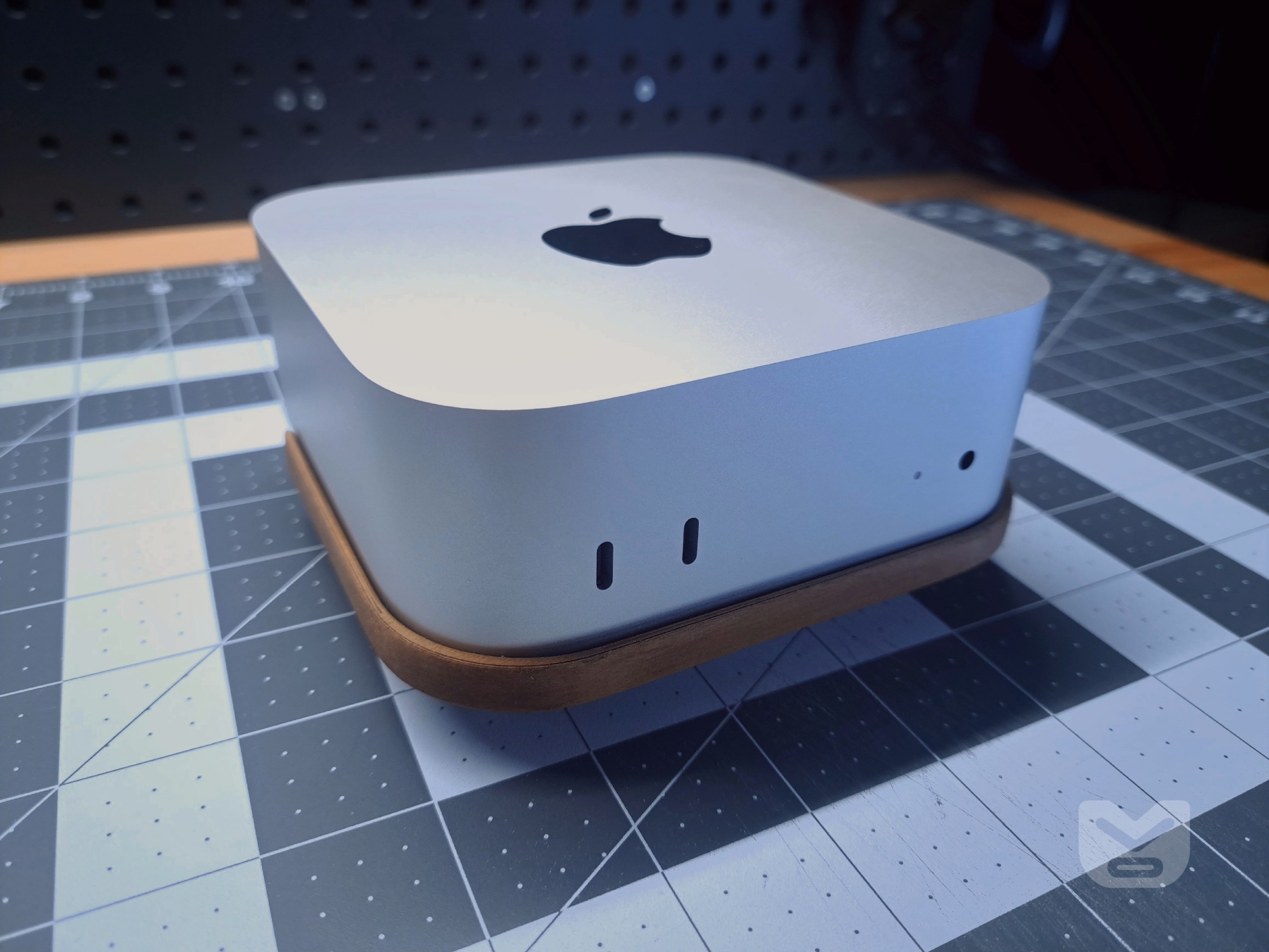 Miniatura 3 do modelo 3D M4 Mac mini Riser with Power Button Access