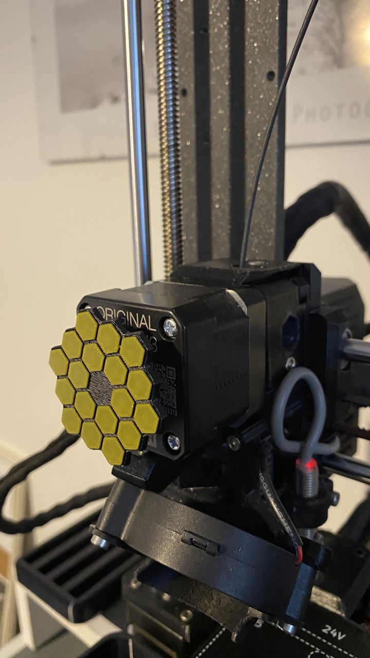 Extruder James Webb Space Telescope