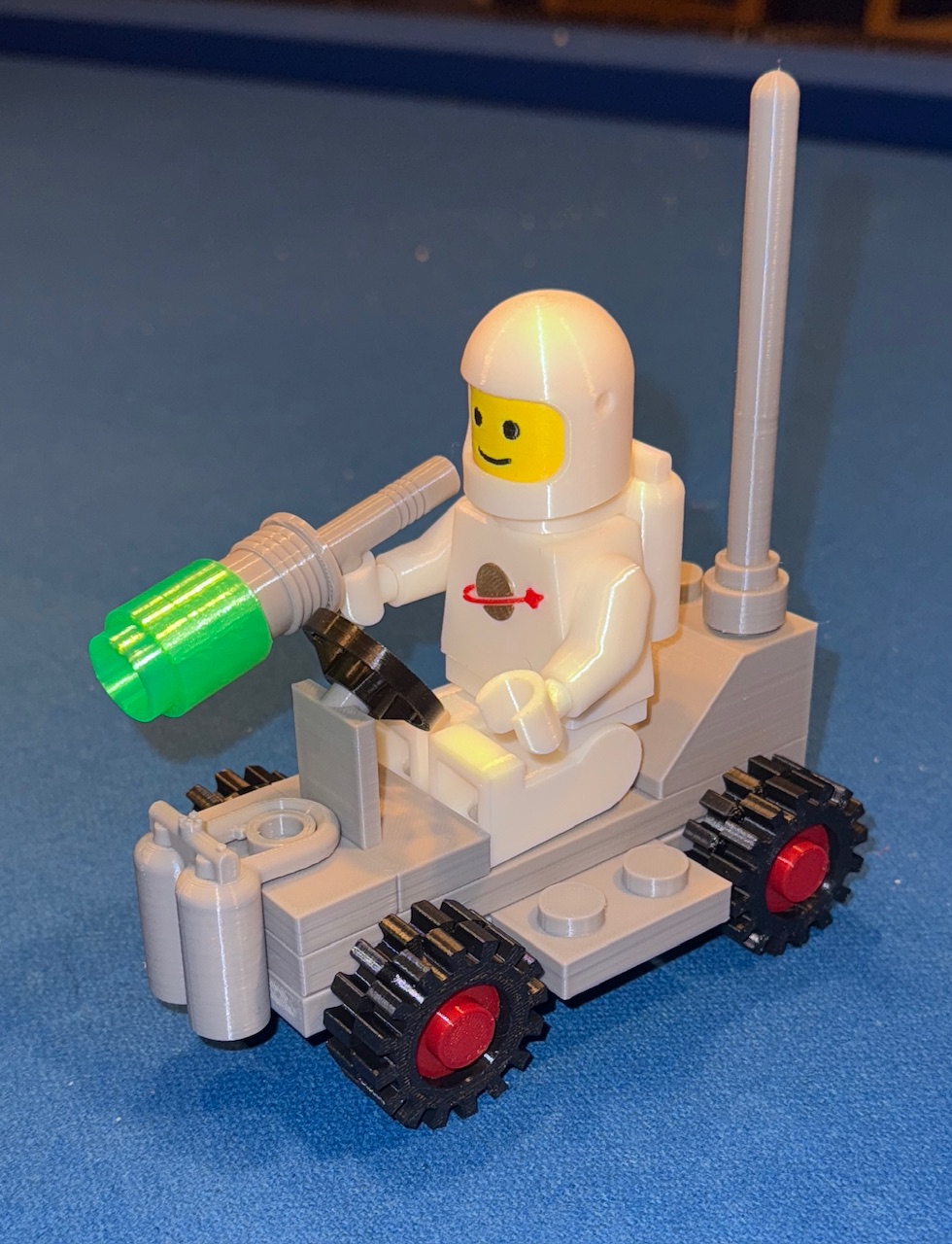 Action-sized Brick Classic Space Buggy (2.5:1 scale) — miniatura 4