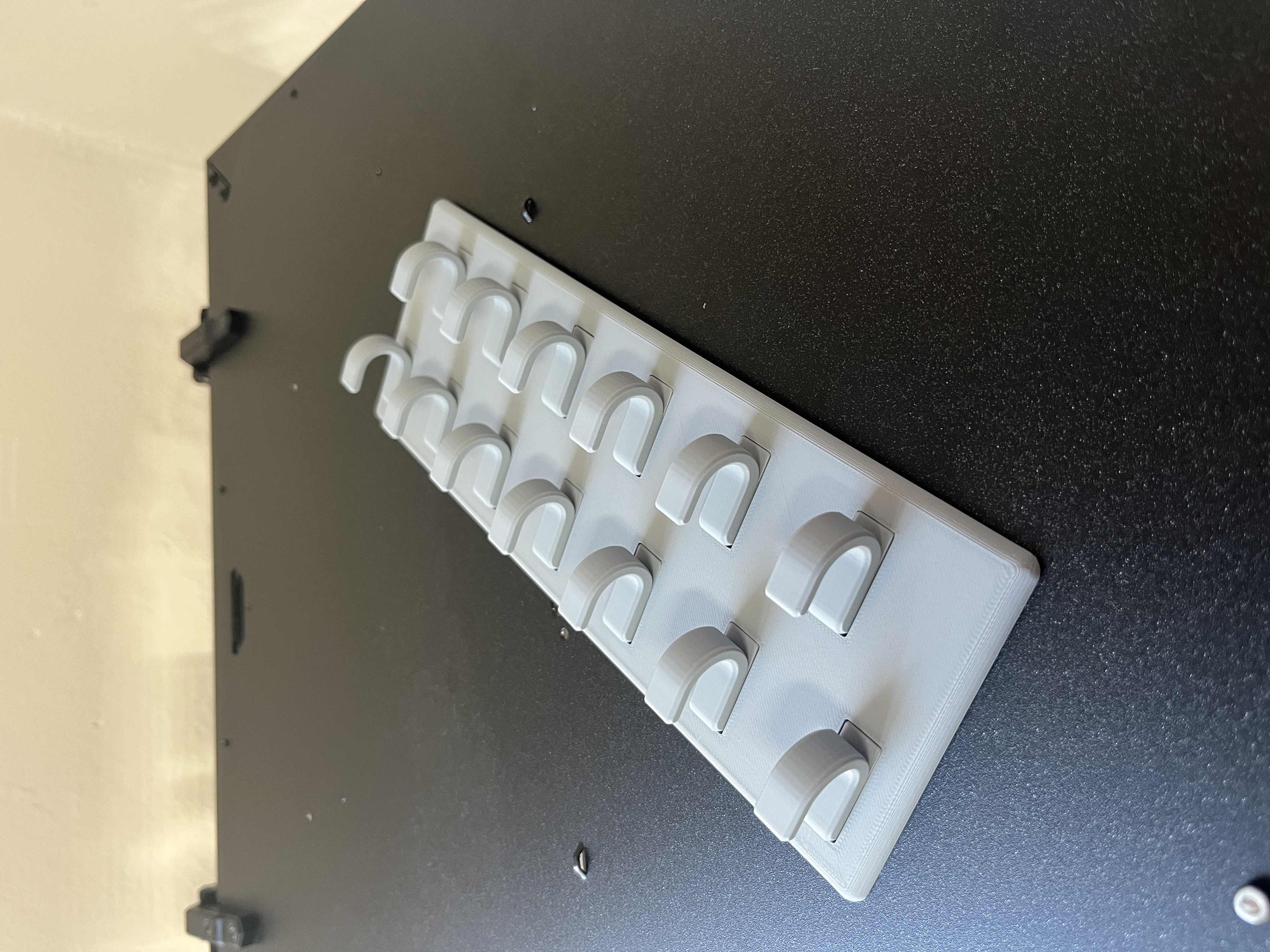 Wall hanger with 13 hooks