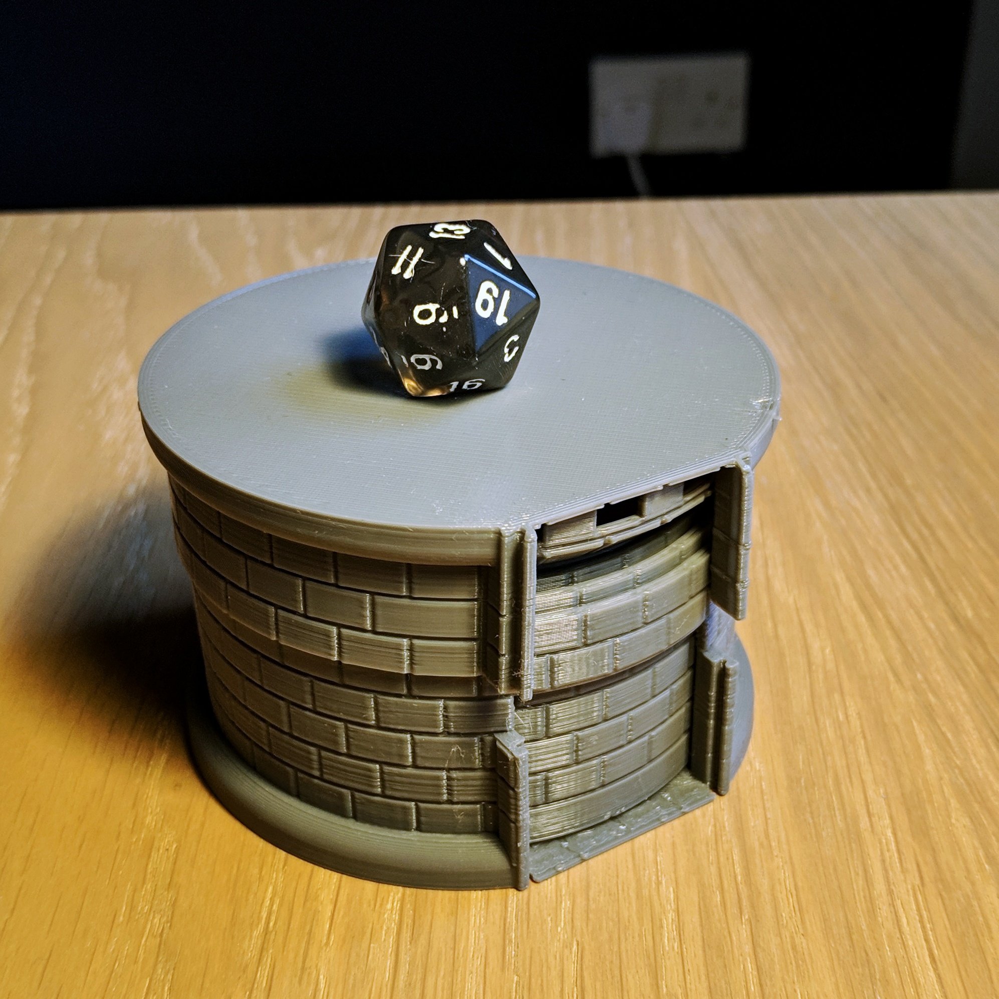 Collapsible dice tower — thumbnail 3