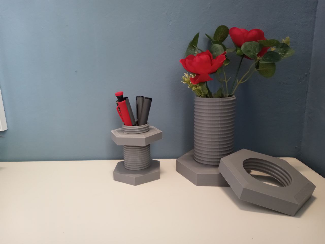 Bolt Vase / Case / Holder, 2 heights, 2 different nuts incl.