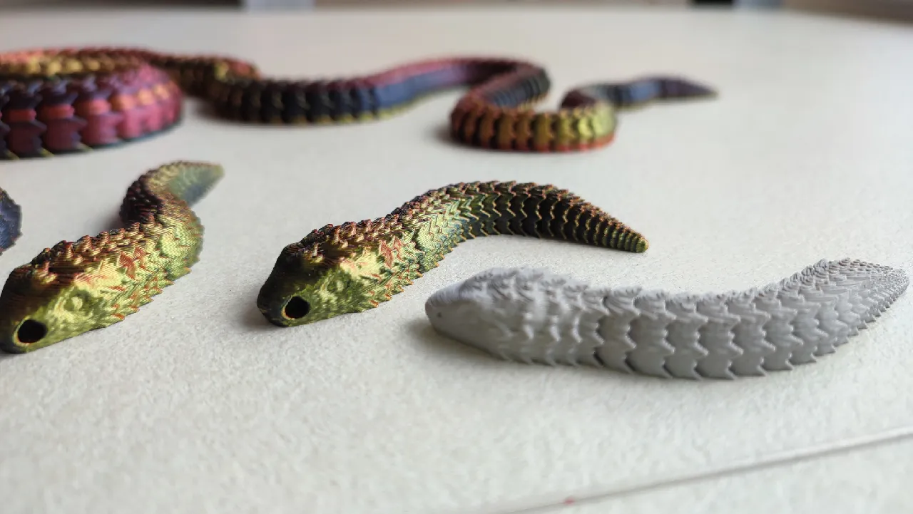 Ultra Articulated snake - new design from small keychain up to the