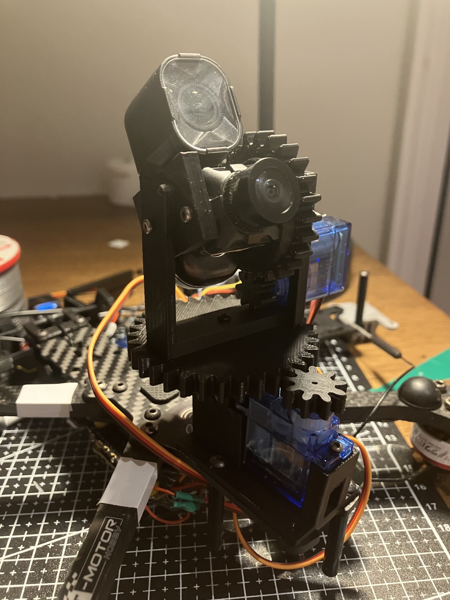 Runcam Thumb Pro + FPV Camera Gimble 2 axis