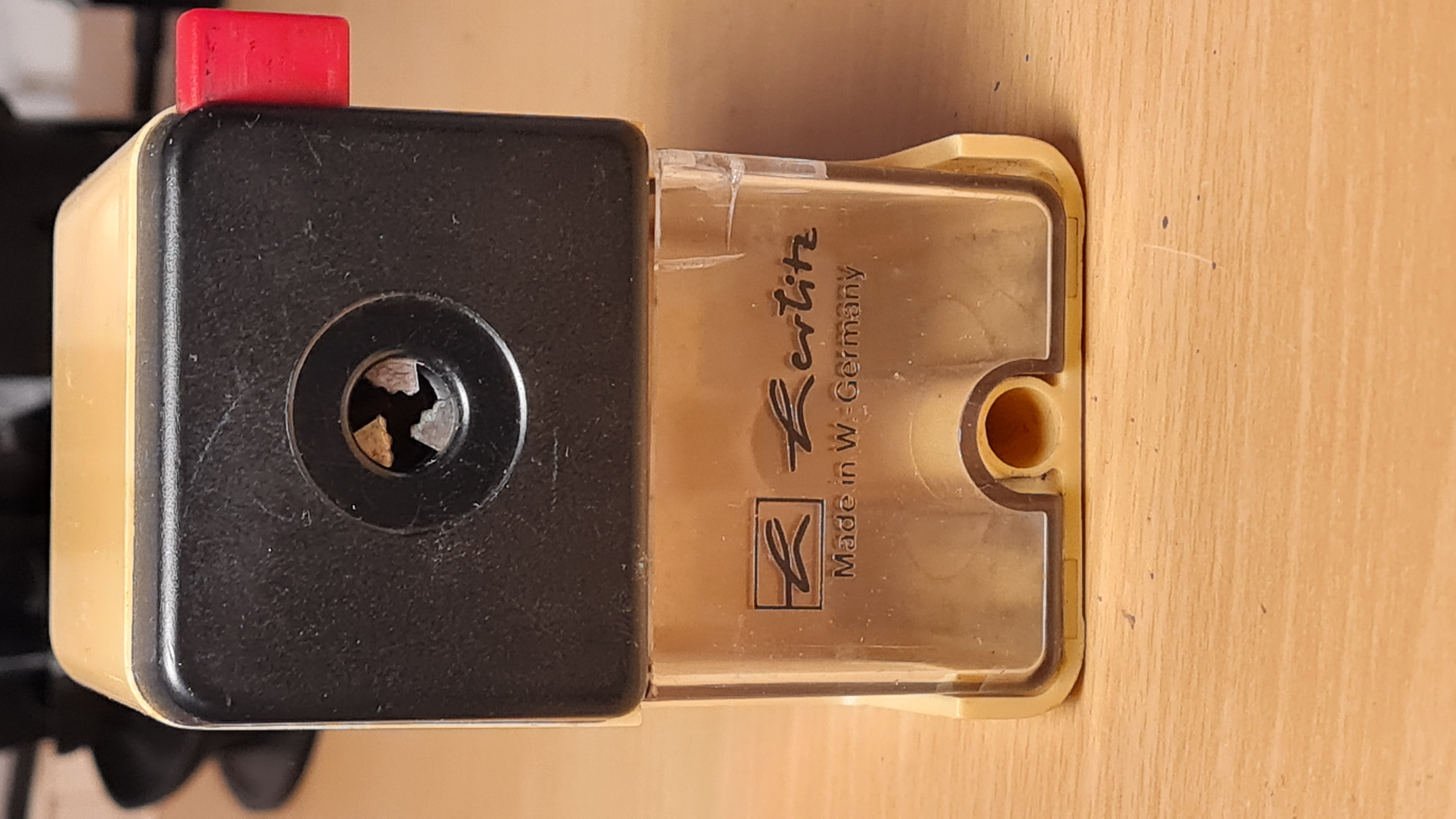 Can for pencil sharpening machine — miniatura 2