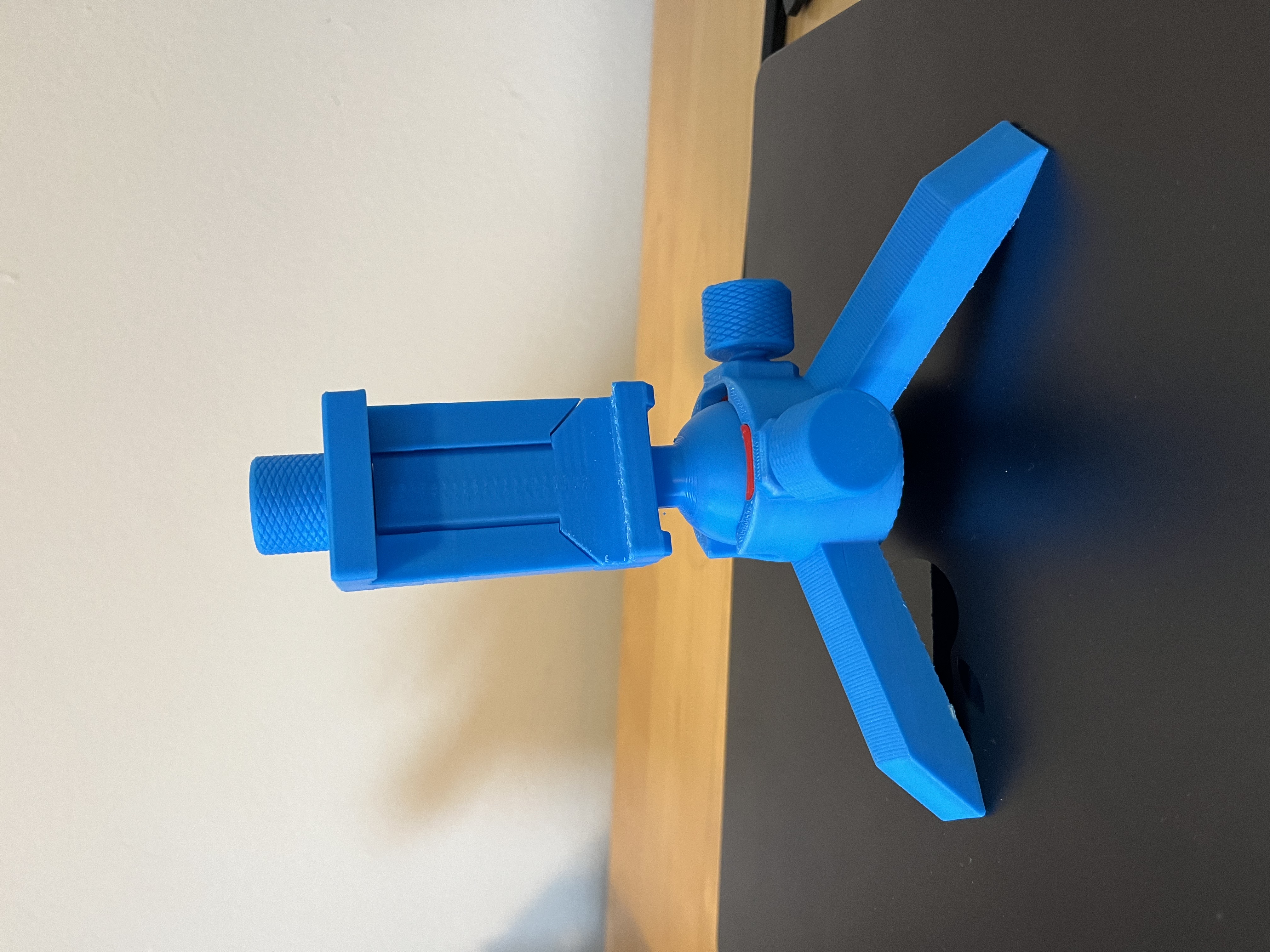 Small Phone Tripod with Ball Joint (100% 3D-printable)