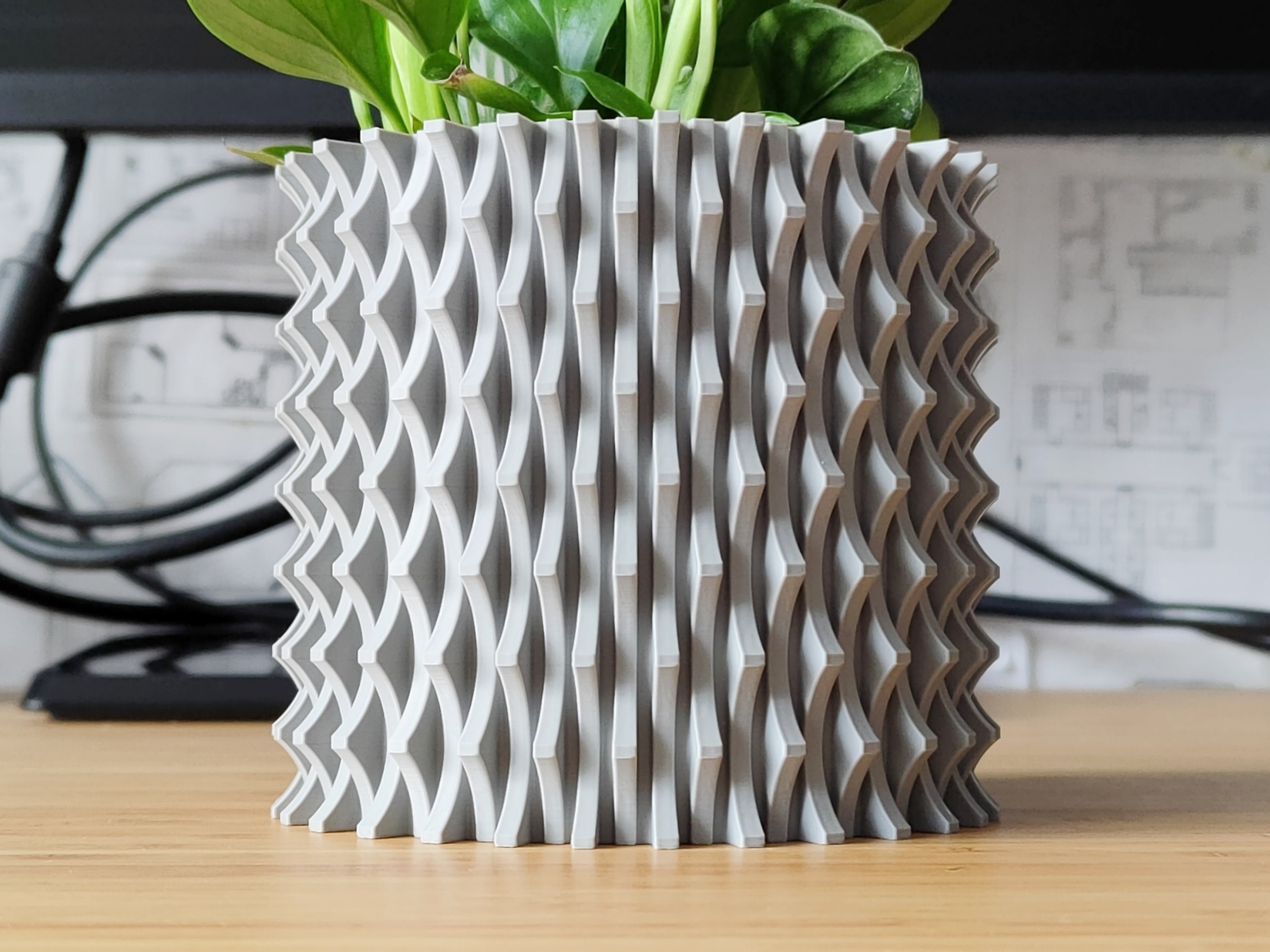 Chainsaw Plant pot and Planter - Vase mode design