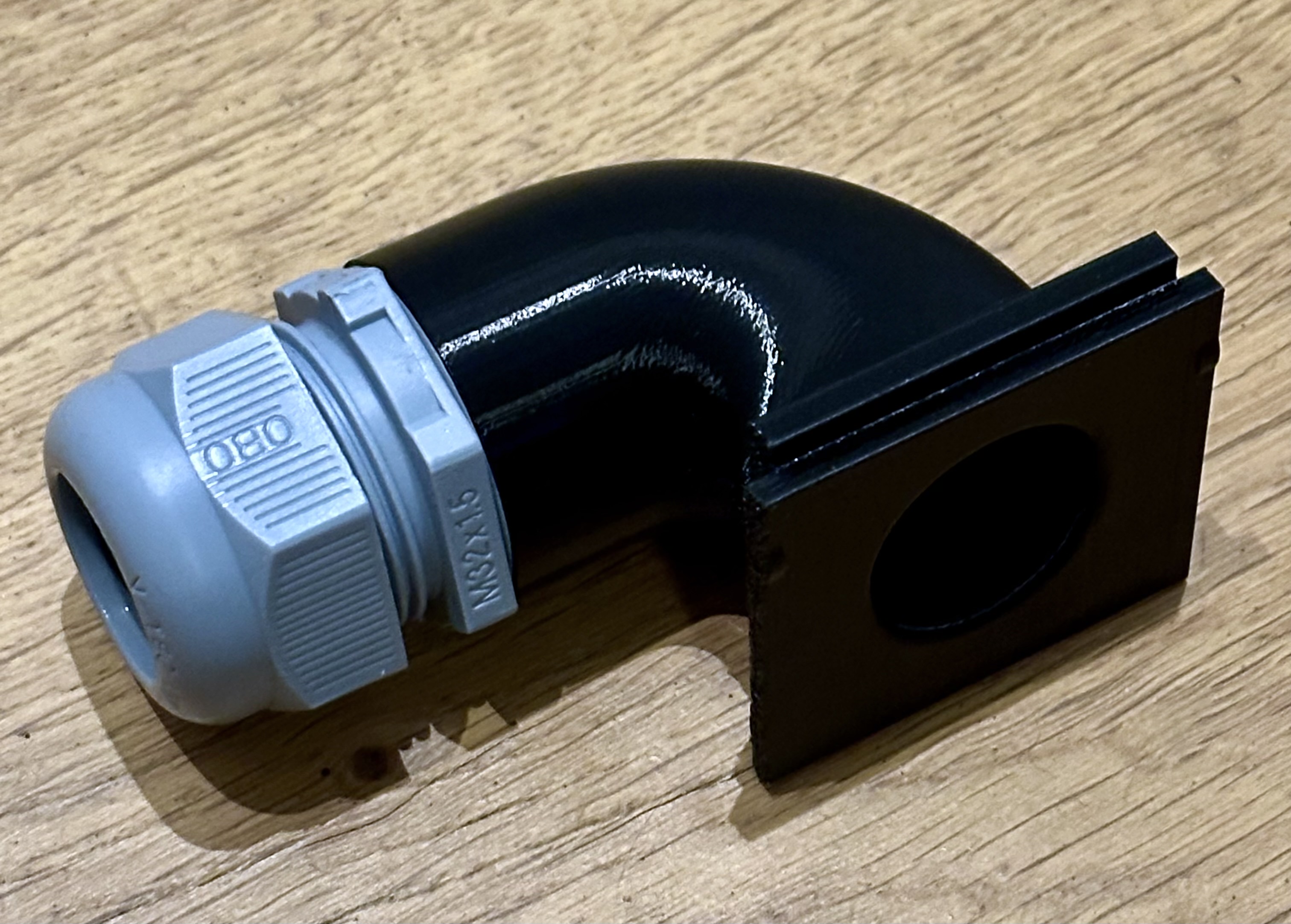 M32 or M25 Cable gland elbow for Eaton System 55 distribution box
