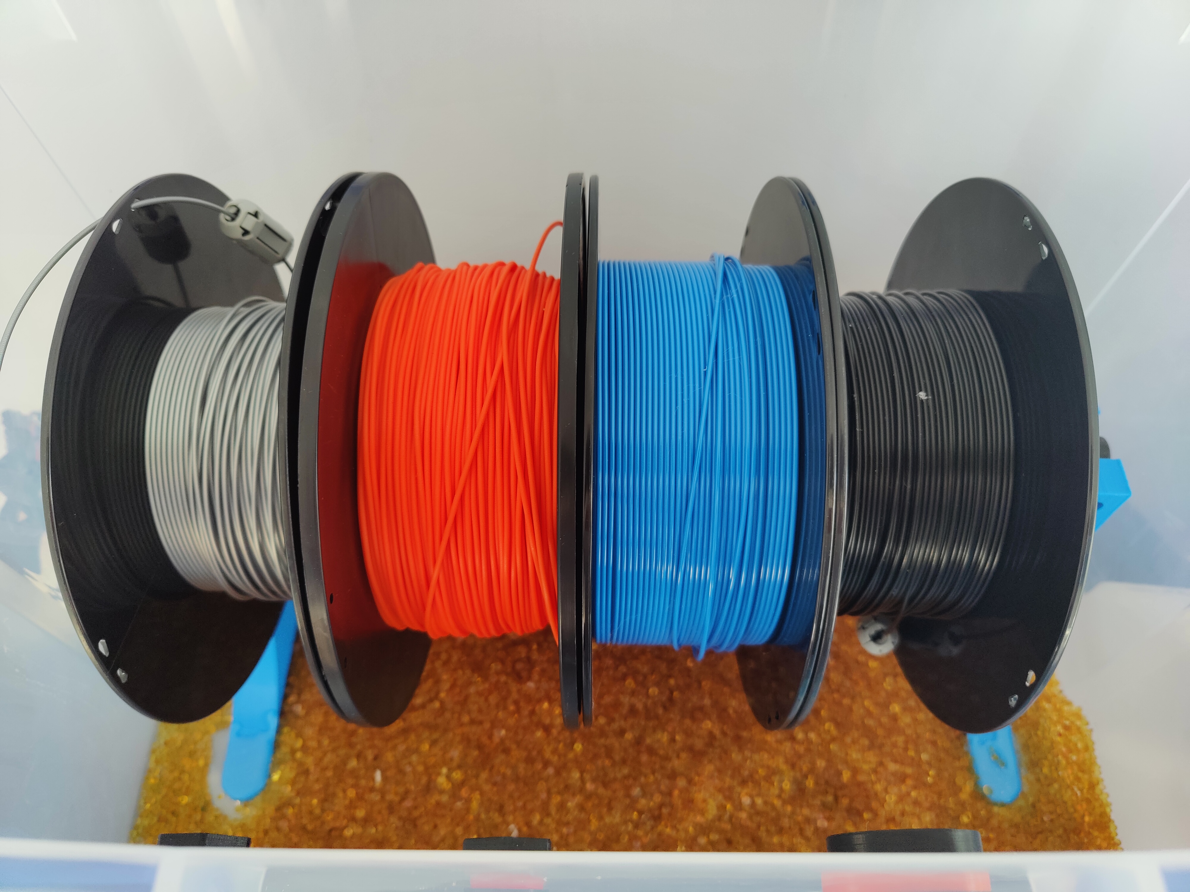 Spool holder low friction