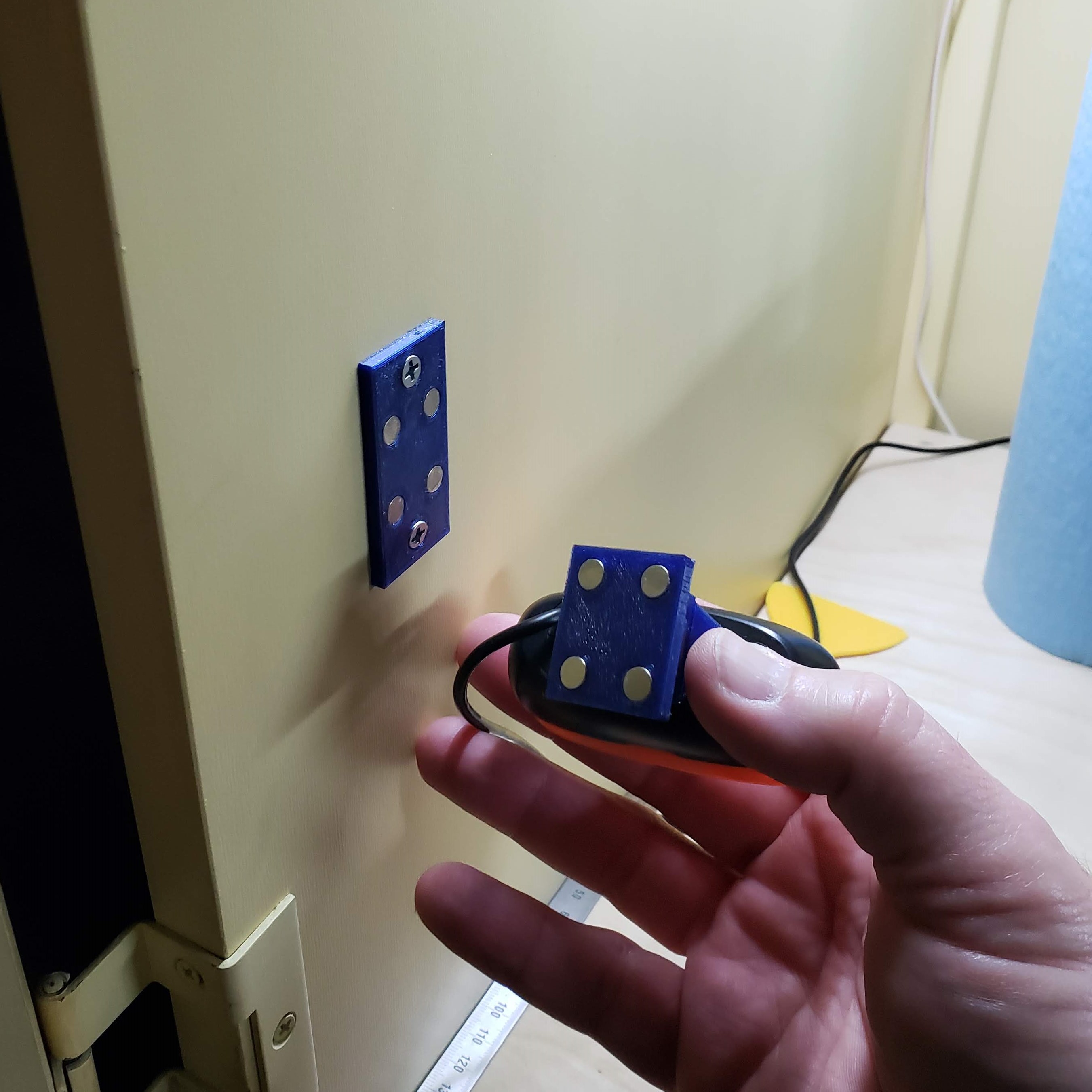 Logitech C270 Camera Magnetic Mount by CyberT | Download free STL model ...