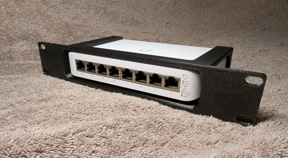 10 Inch Rackmount for Lite 8 PoE