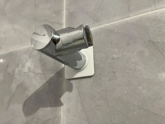 Adapter for bath hose holder - no drill