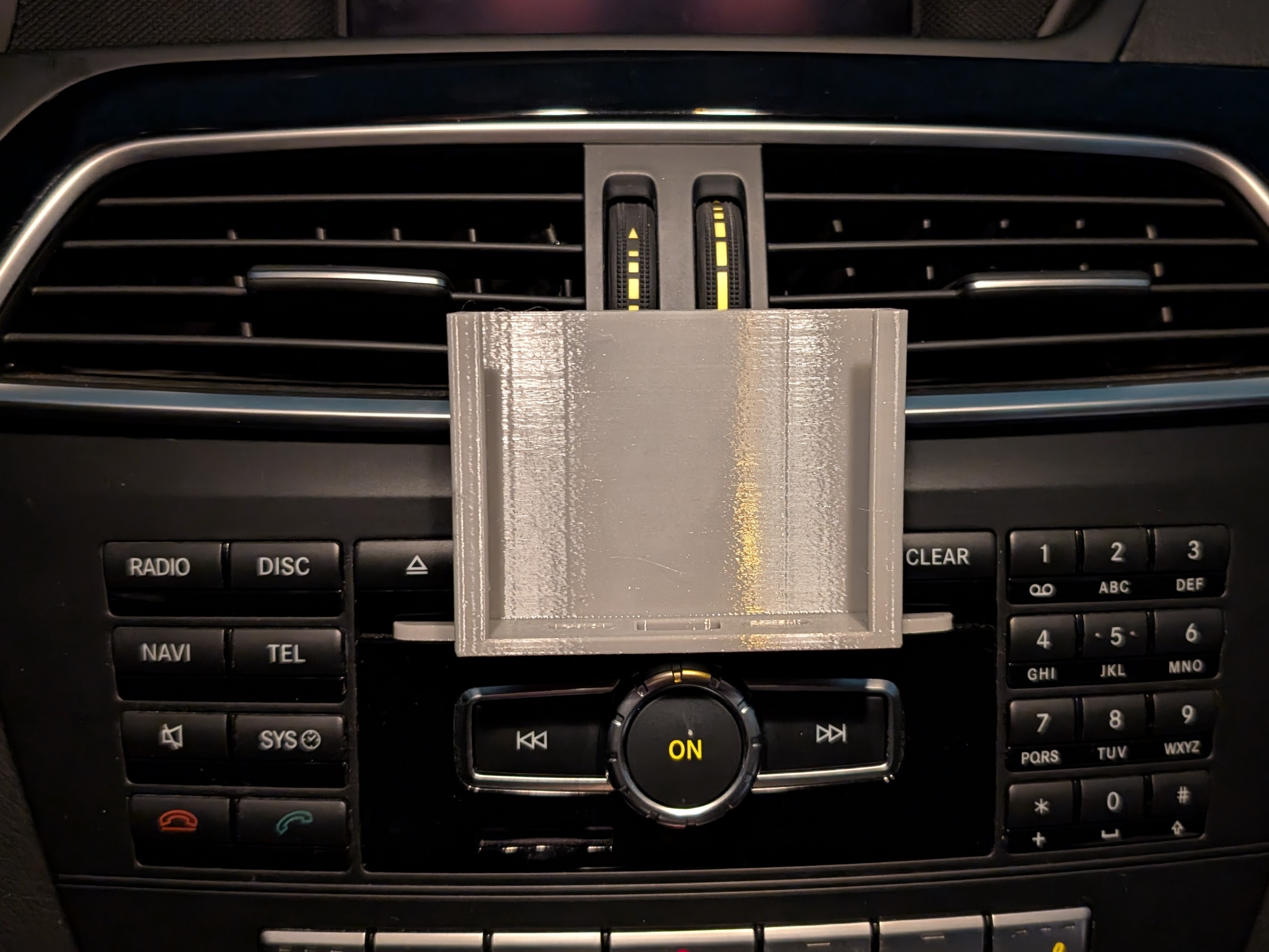 Pixel 8 CD Slot Car Mount
