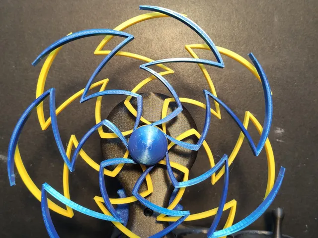 Kinetic sculpture: contra rotating discs