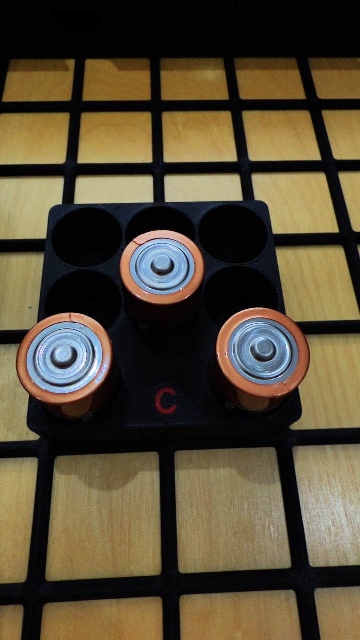 Gridfinity Battery Holder - 2x2 C (multicolor)