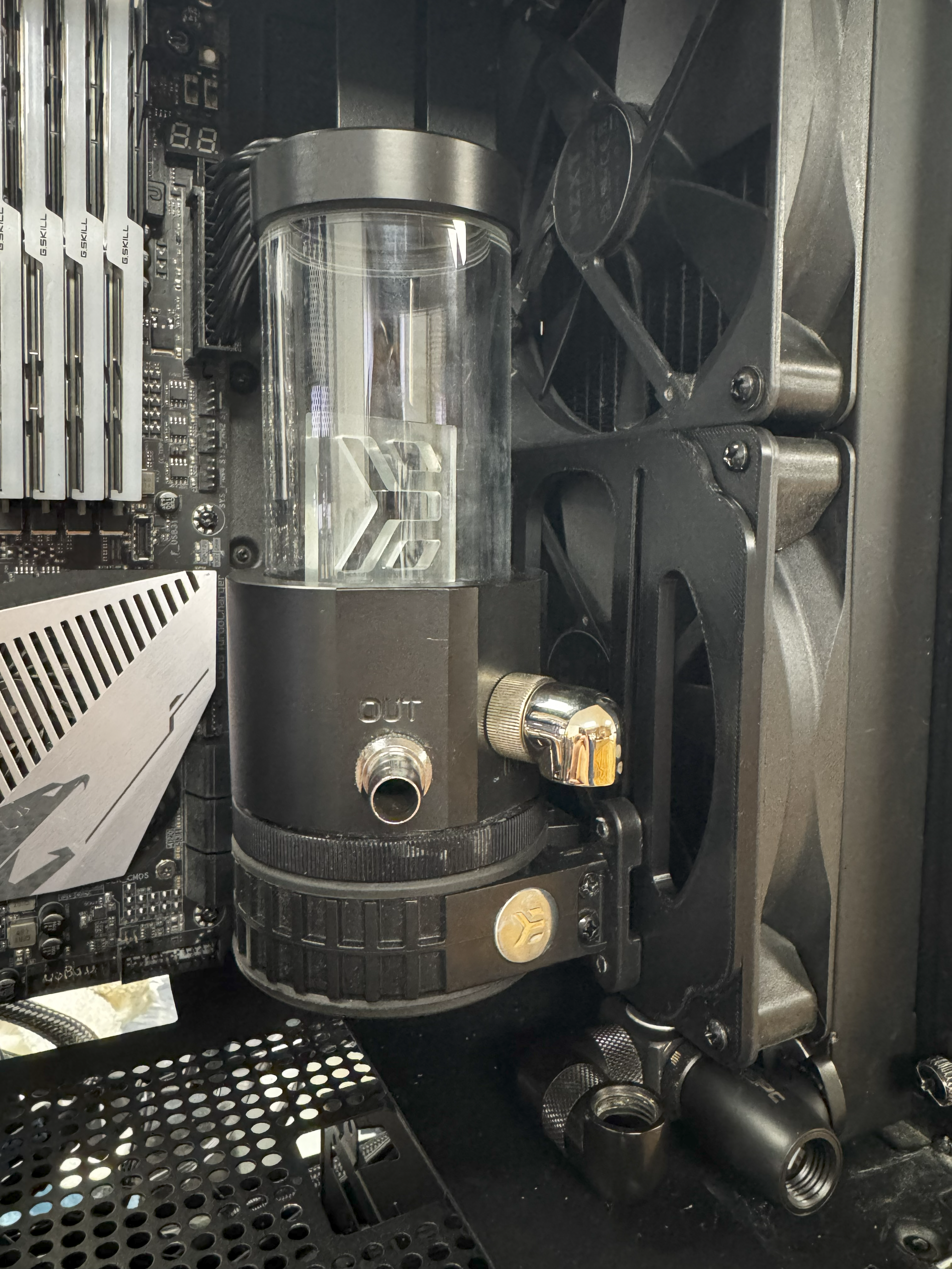 EK D5 Pump/Res to 140mm Fan Mount