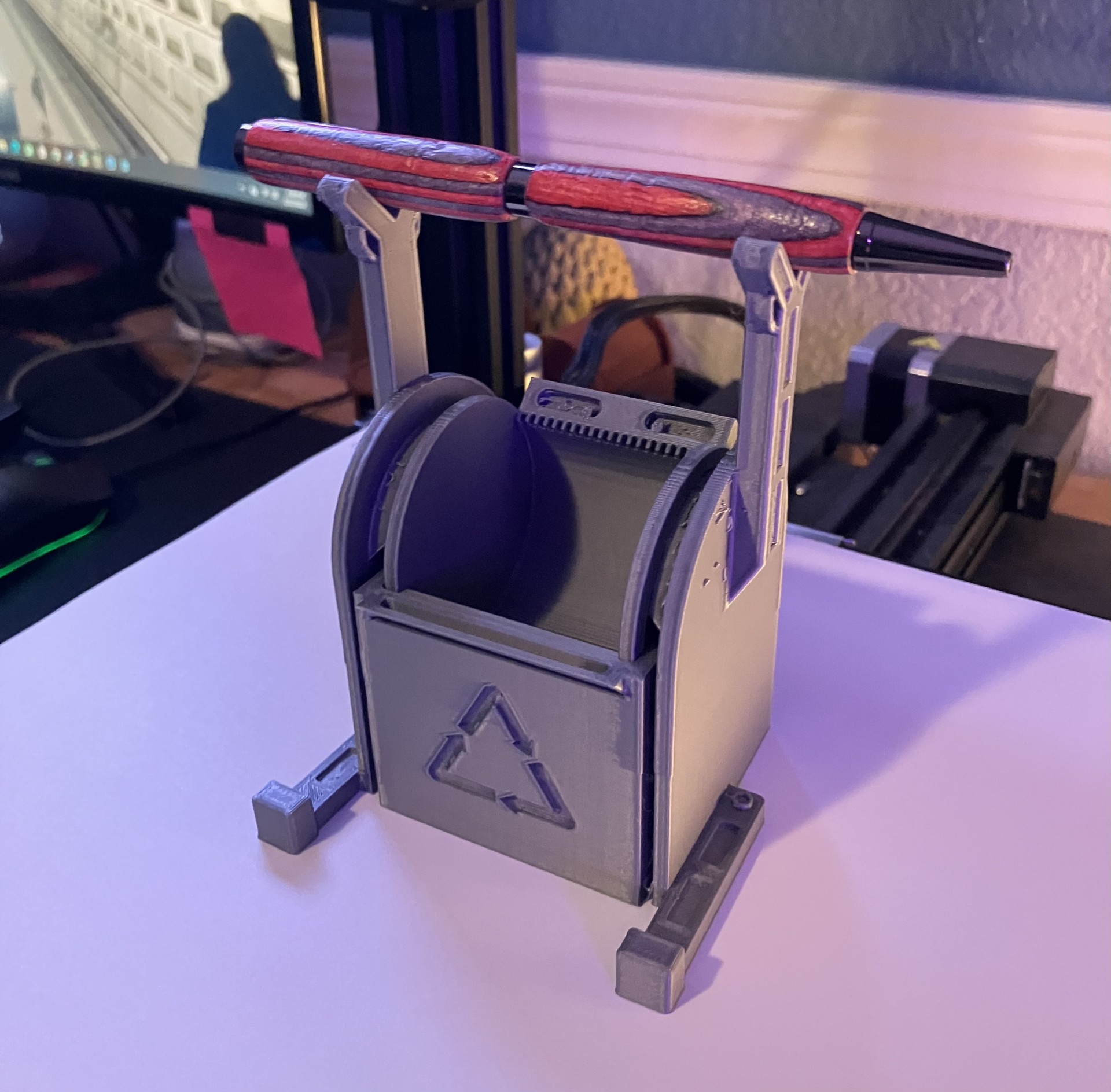 Dusty: The Desktop Robot Trashcan