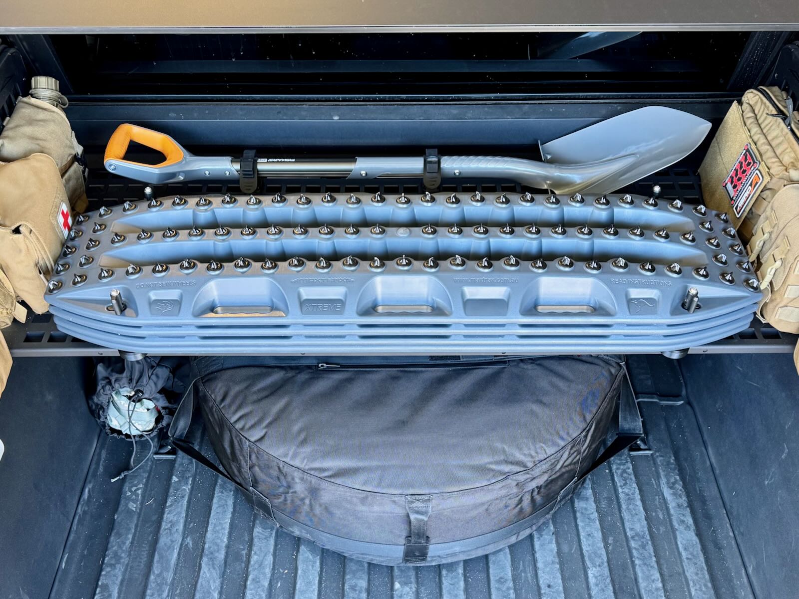 MaxTrax mount for rigid MOLLE panels