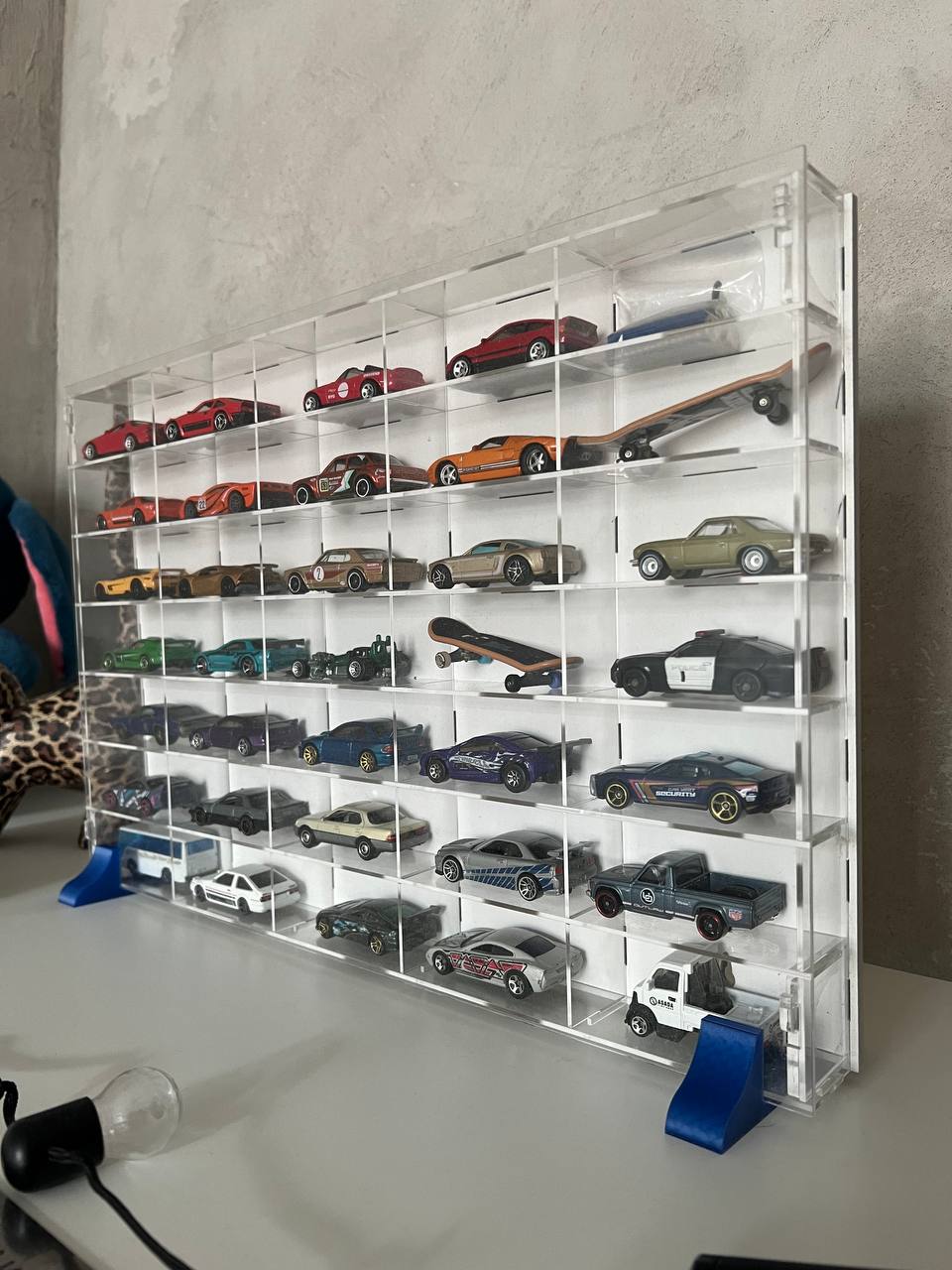 Feet for hotwheels display stand