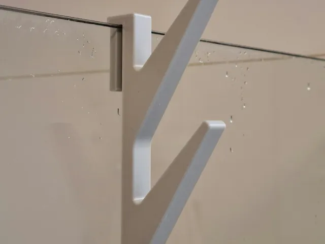 Shower hook for glass cubicles 5/6/7/8/10 mm (parametric)