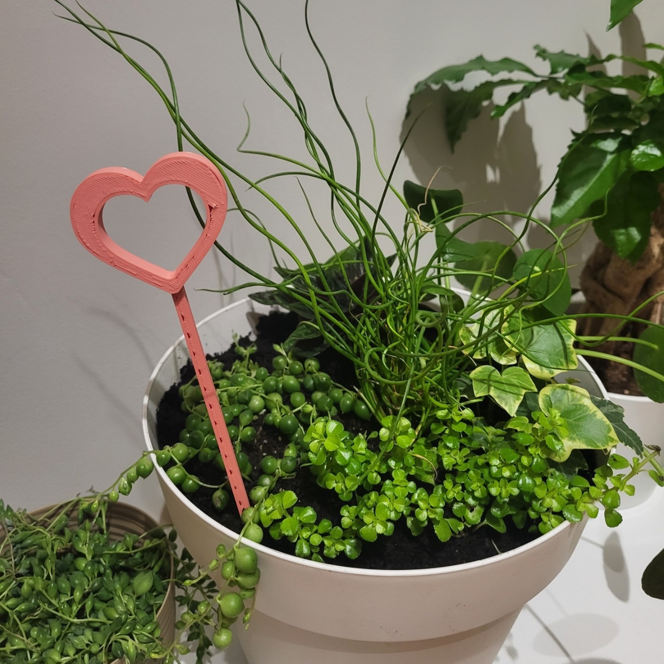 Simple heart flower decoration
