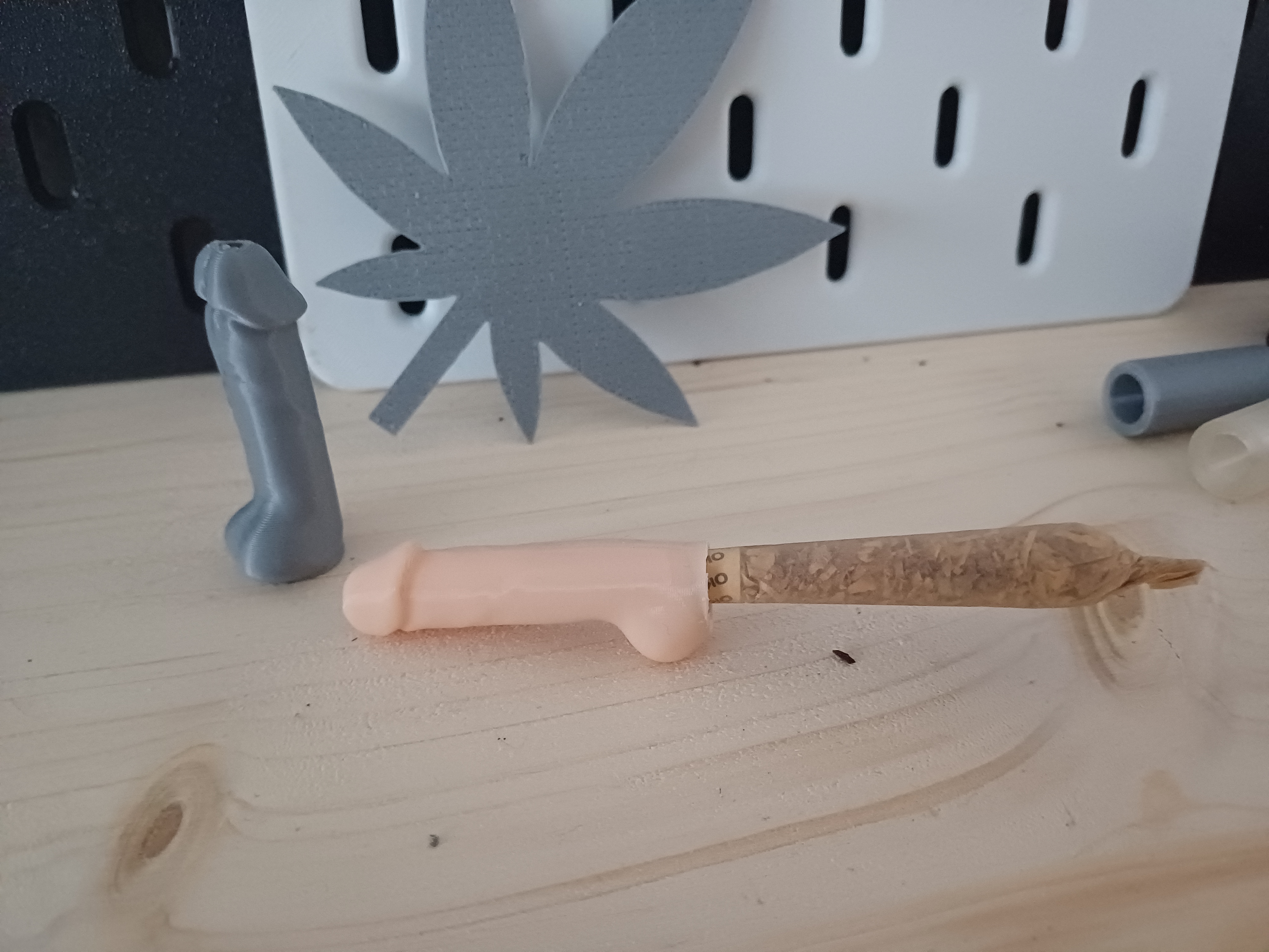 Share-a-Bud – Herb Cigarette Tip „P€nis“