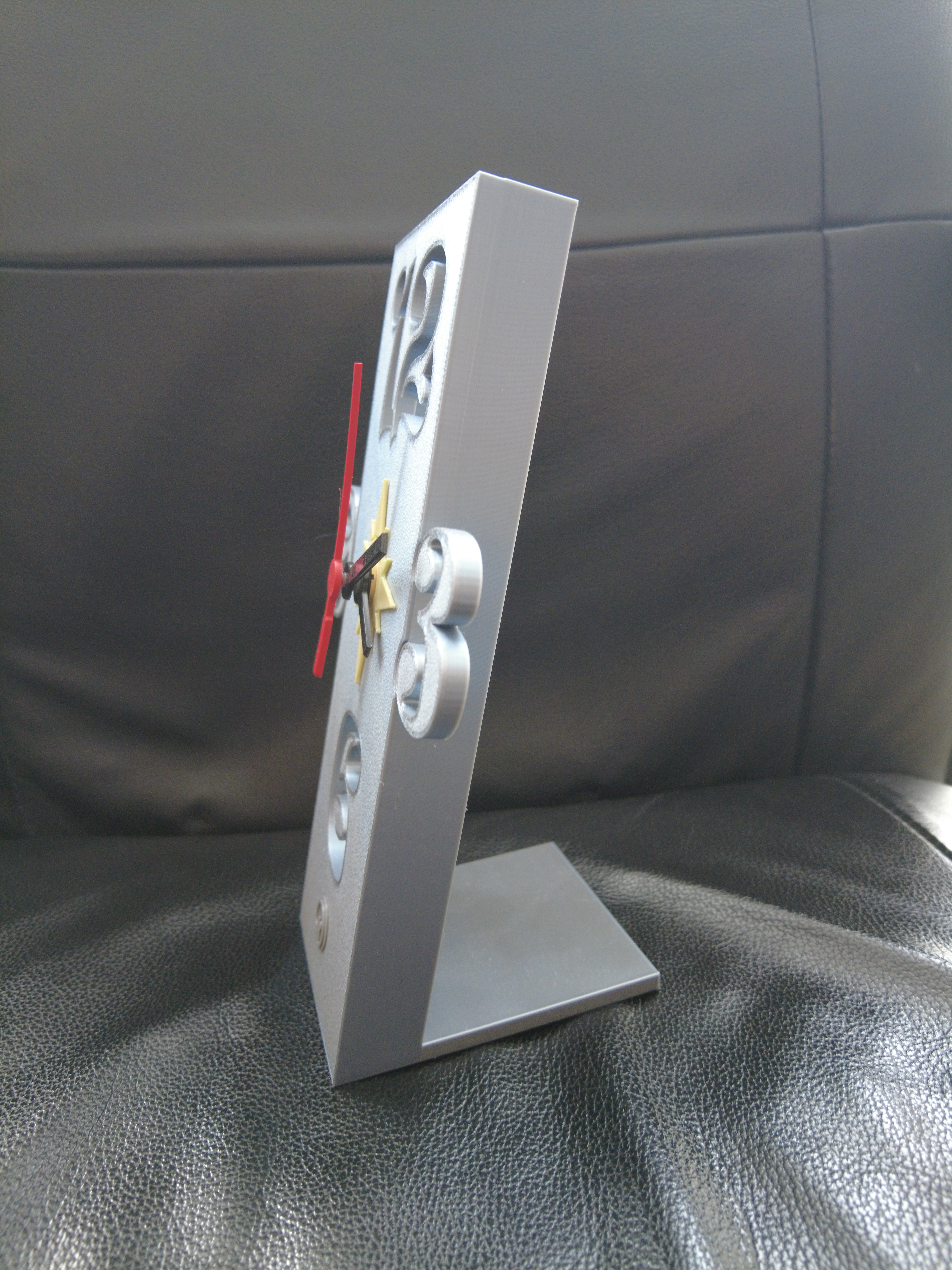 Miniatura 2 do modelo 3D desktop clock